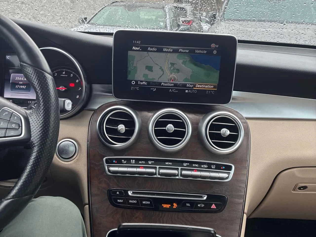 Mercedes-Benz GLC 300 * CARFAX * ЦЕНА ДО БГ, снимка 9 - Автомобили и джипове - 53971548