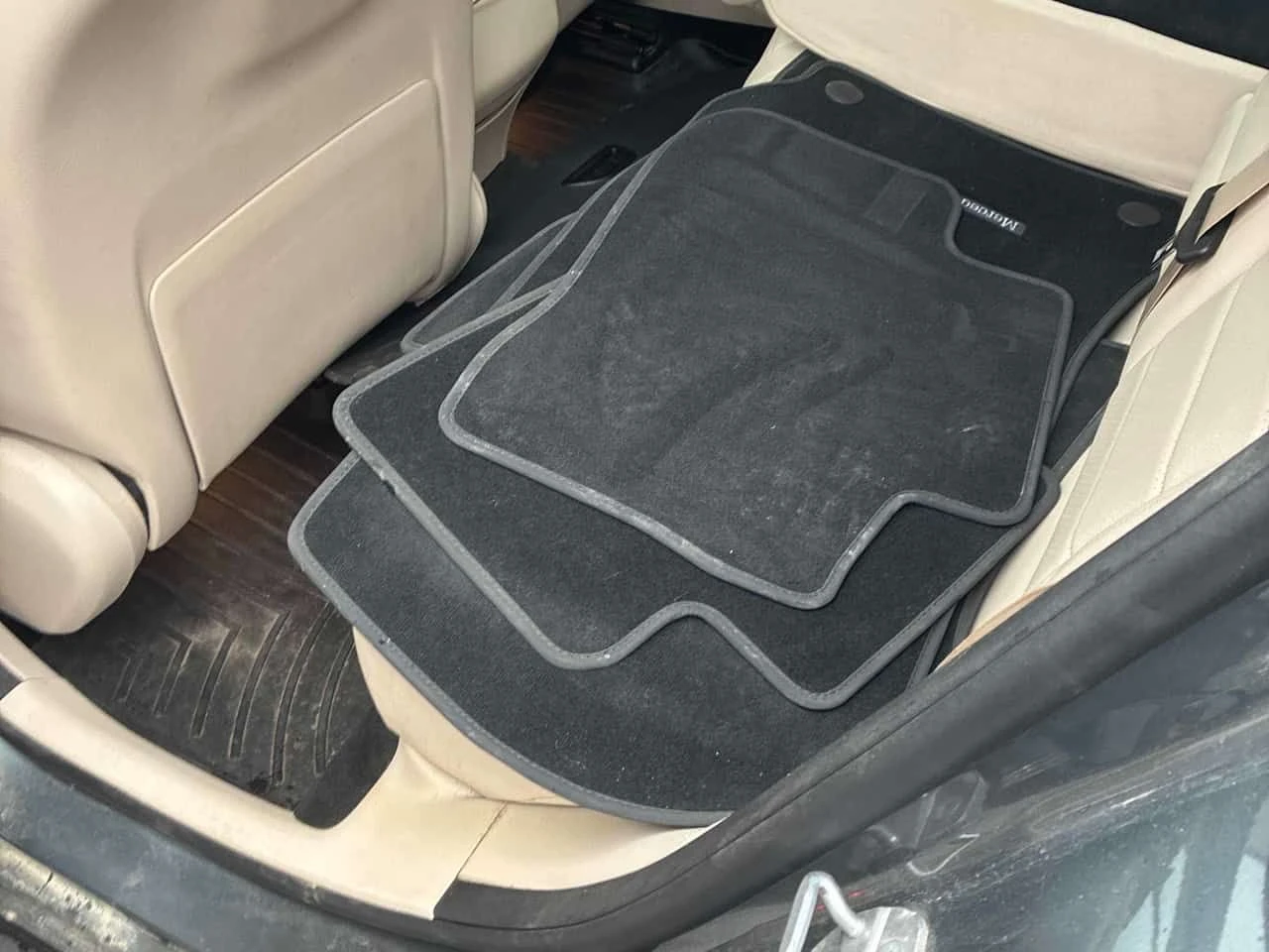 Mercedes-Benz GLC 300 * CARFAX * ЦЕНА ДО БГ, снимка 15 - Автомобили и джипове - 53971548