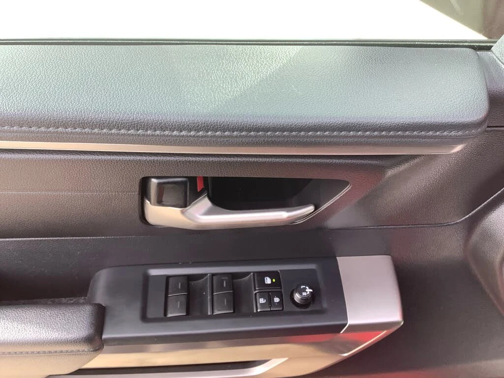 Toyota Tundra, снимка 16 - Автомобили и джипове - 53975407