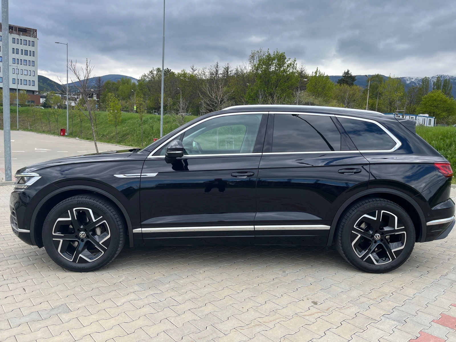 VW Touareg 3.0 TDI V6, снимка 3 - Автомобили и джипове - 54415350