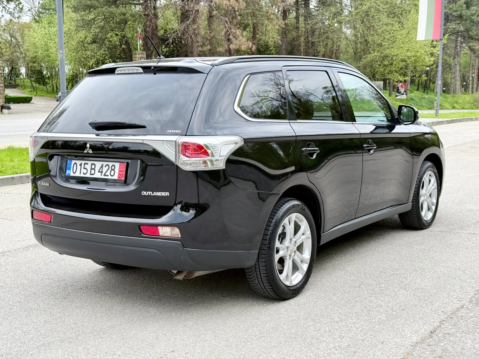Mitsubishi Outlander 2.2DiD* 150k.c.4Х4* Full* Автоматик* 7 Места* KeyL, снимка 4 - Автомобили и джипове - 54437601