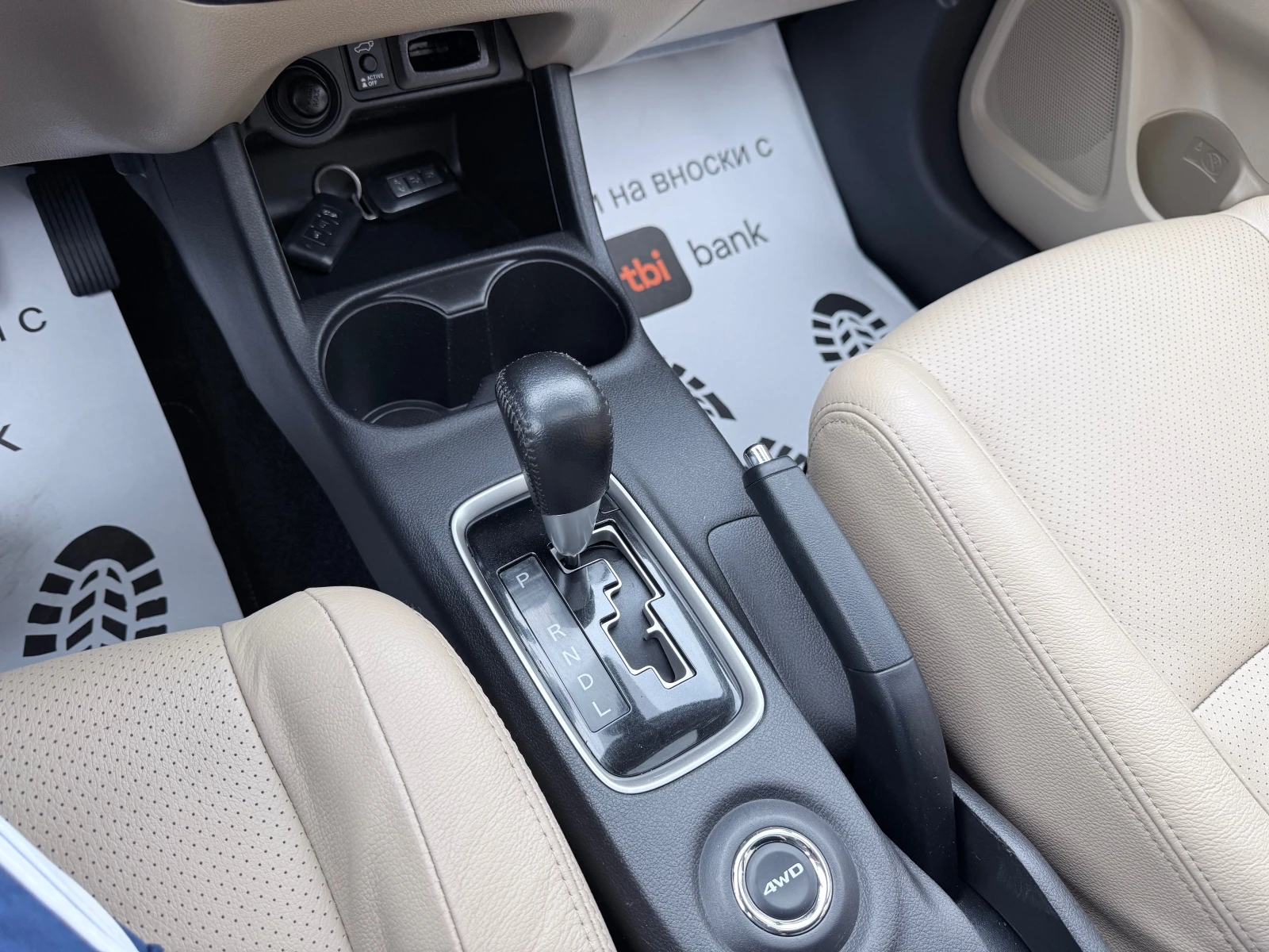 Mitsubishi Outlander 2.2DiD* 150k.c.4Х4* Full* Автоматик* 7 Места* KeyL, снимка 13 - Автомобили и джипове - 54437601