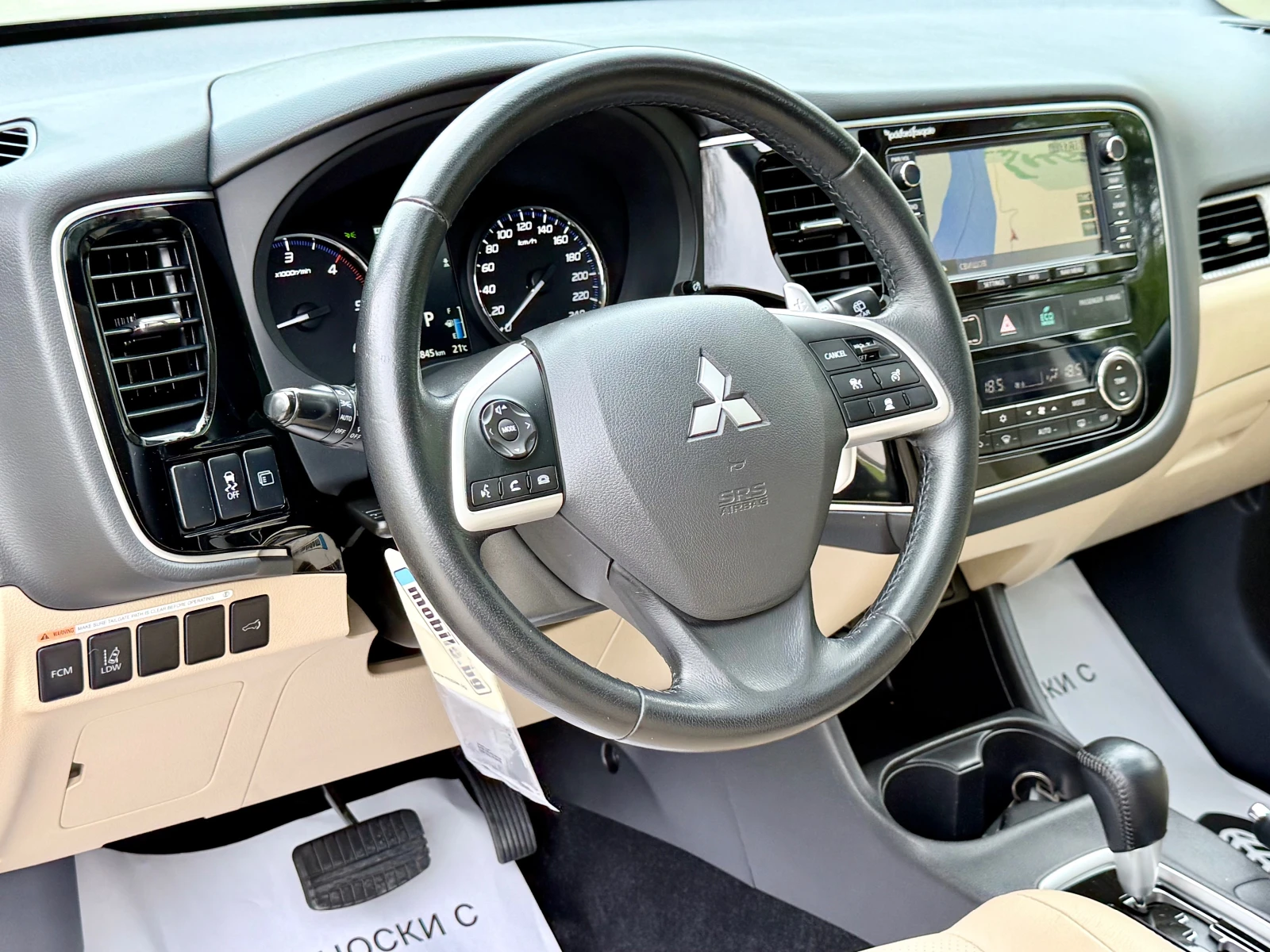 Mitsubishi Outlander 2.2DiD* 150k.c.4Х4* Full* Автоматик* 7 Места* KeyL, снимка 14 - Автомобили и джипове - 54437601