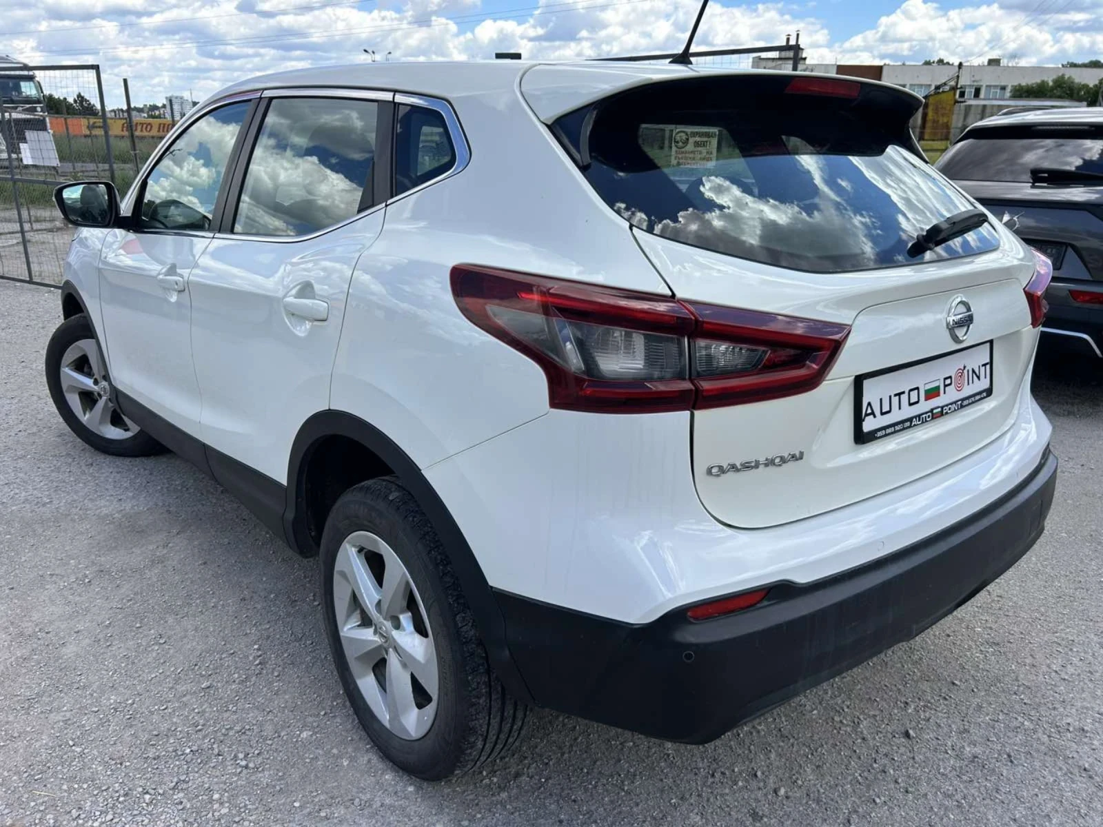 Nissan Qashqai 1.7 DCI 150 * 4x4 * , снимка 5 - Автомобили и джипове - 54733102