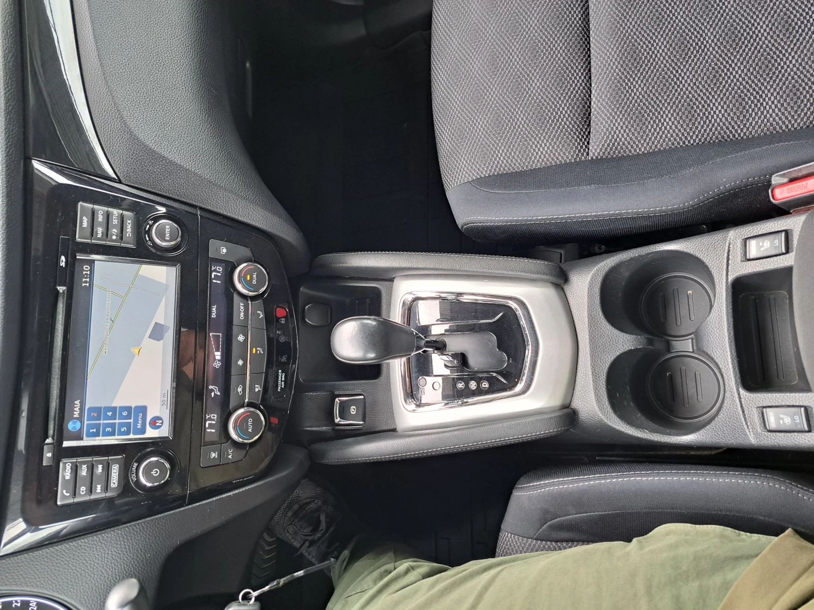 Nissan Qashqai 1.6  автомат , снимка 4 - Автомобили и джипове - 54920993