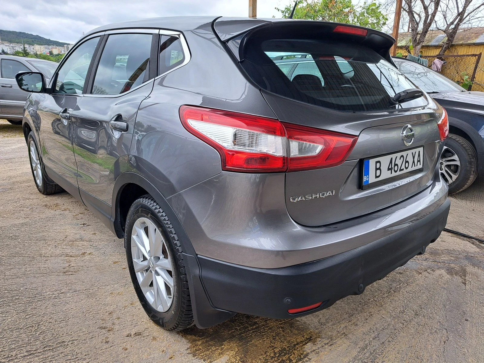 Nissan Qashqai 1.6  автомат , снимка 11 - Автомобили и джипове - 54920993