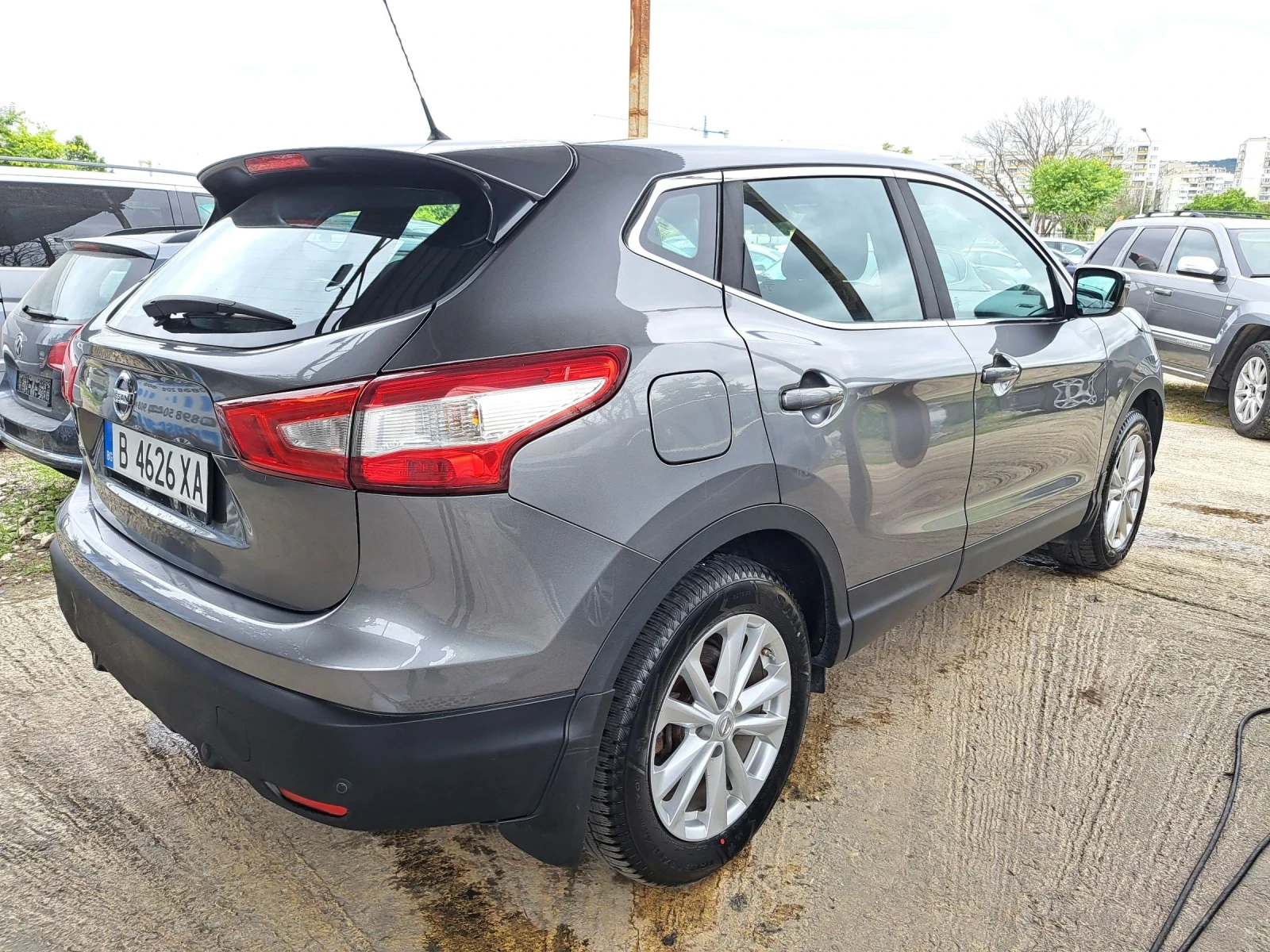 Nissan Qashqai 1.6  автомат , снимка 13 - Автомобили и джипове - 54920993