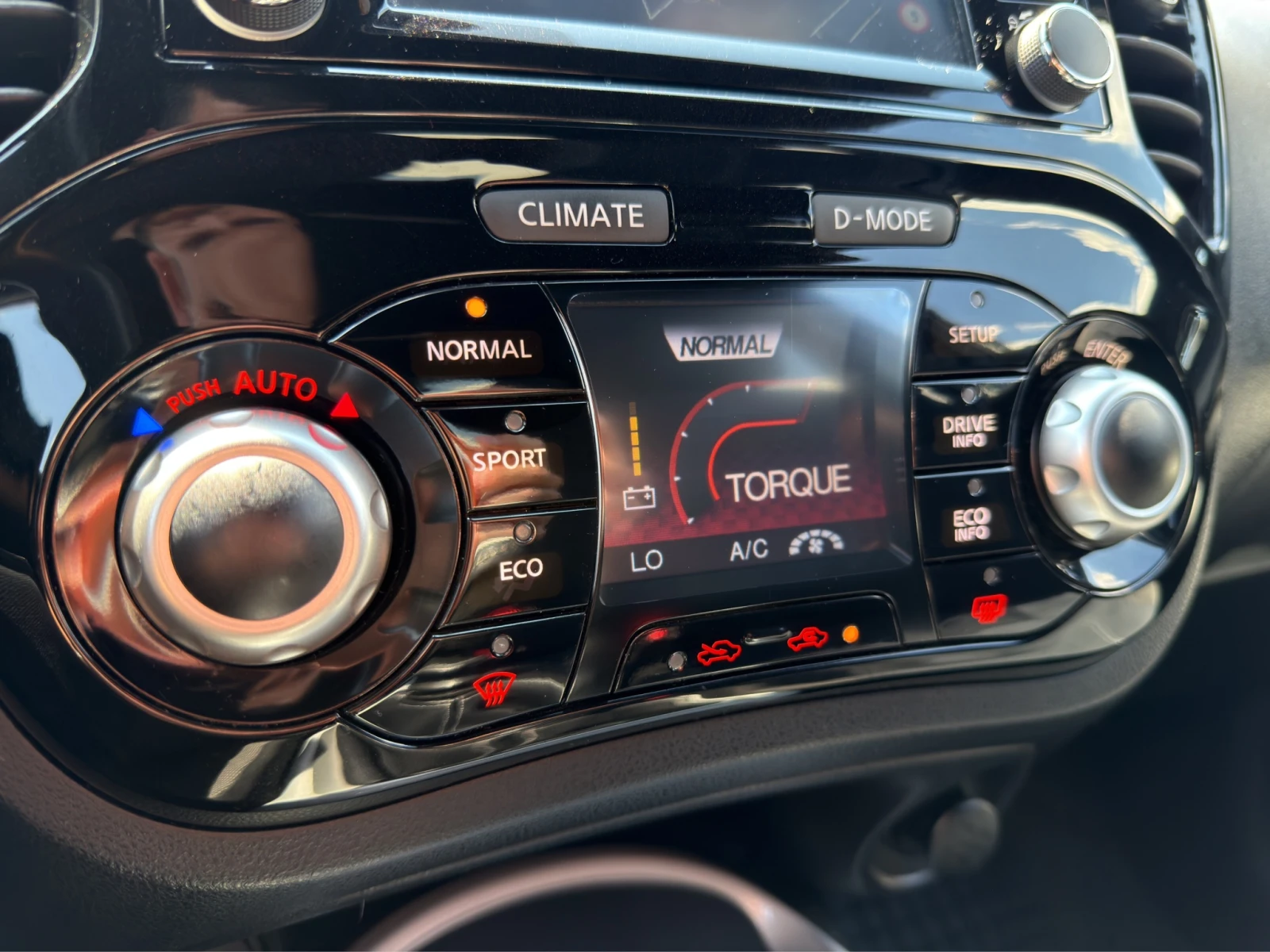 Nissan Juke 1.2 DIG-T N-Connecta 4x2 116hp, снимка 15 - Автомобили и джипове - 55234418