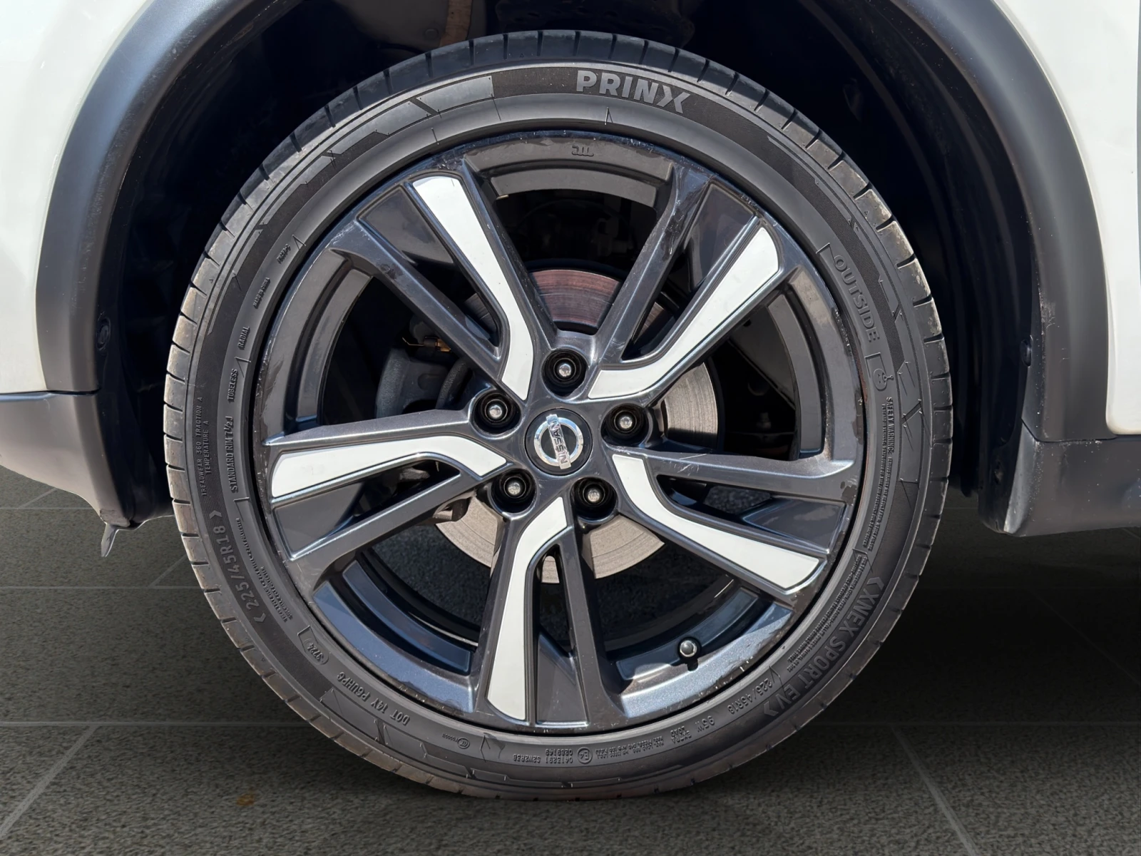 Nissan Juke 1.2 DIG-T N-Connecta 4x2 116hp, снимка 17 - Автомобили и джипове - 55234418