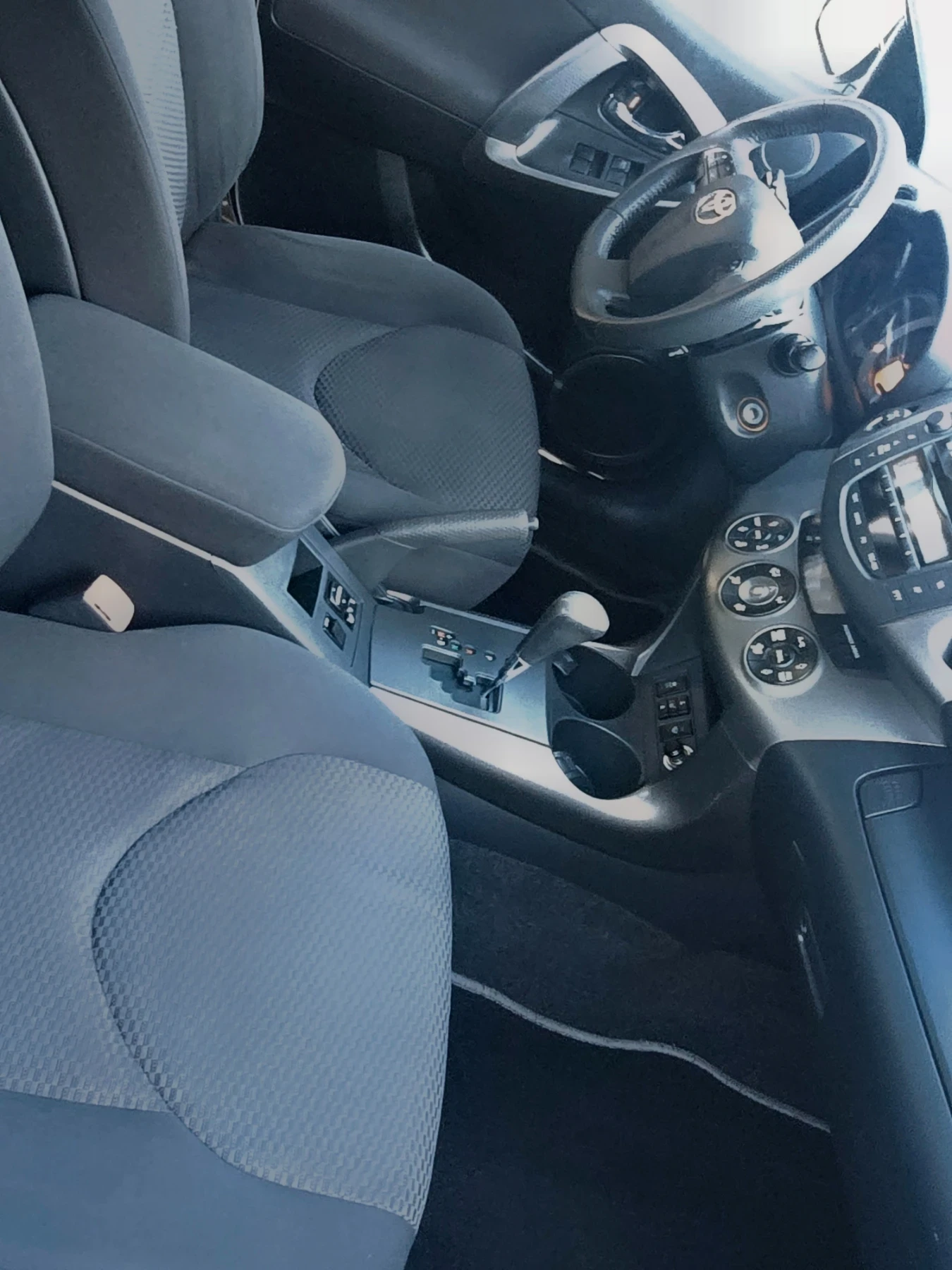 Toyota Rav4 178хил.км/Сервизна книжка/SWISS!, снимка 12 - Автомобили и джипове - 55702582