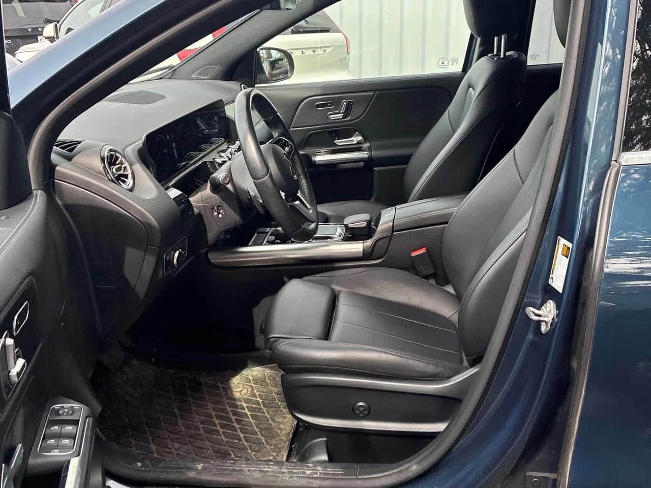 Mercedes-Benz GLA 250 * CARFAX * ОПЦИЯ ЗА ФИНАНСИРАНЕ * , снимка 5 - Автомобили и джипове - 55749462