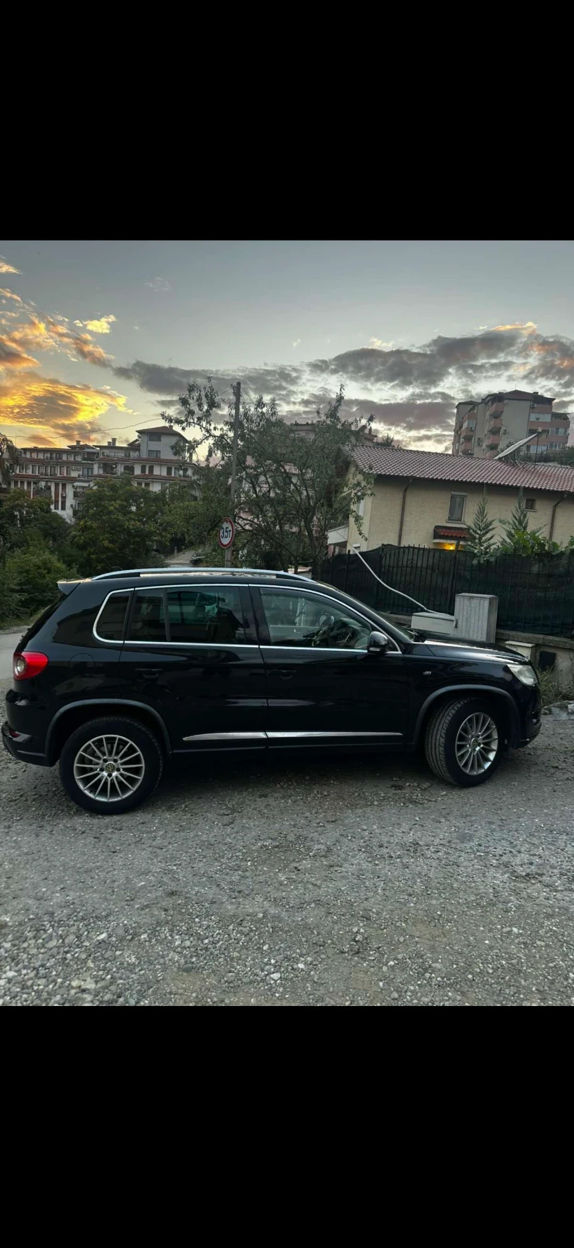 VW Tiguan 2.0 TDI, снимка 2 - Автомобили и джипове - 56272356