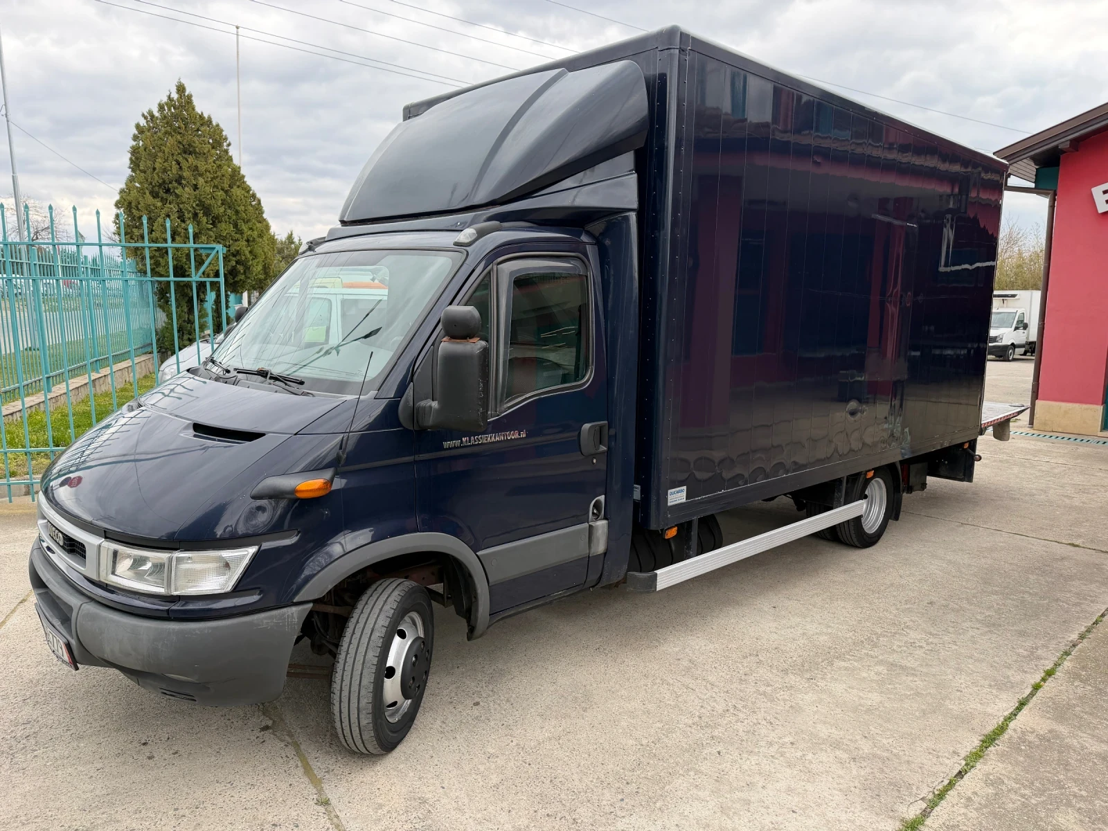 Iveco Daily 35C13* 2.8HPT* КЛИМАТИК* Падащ борд* 4.50 метра, снимка 3 - Бусове и автобуси - 53899615