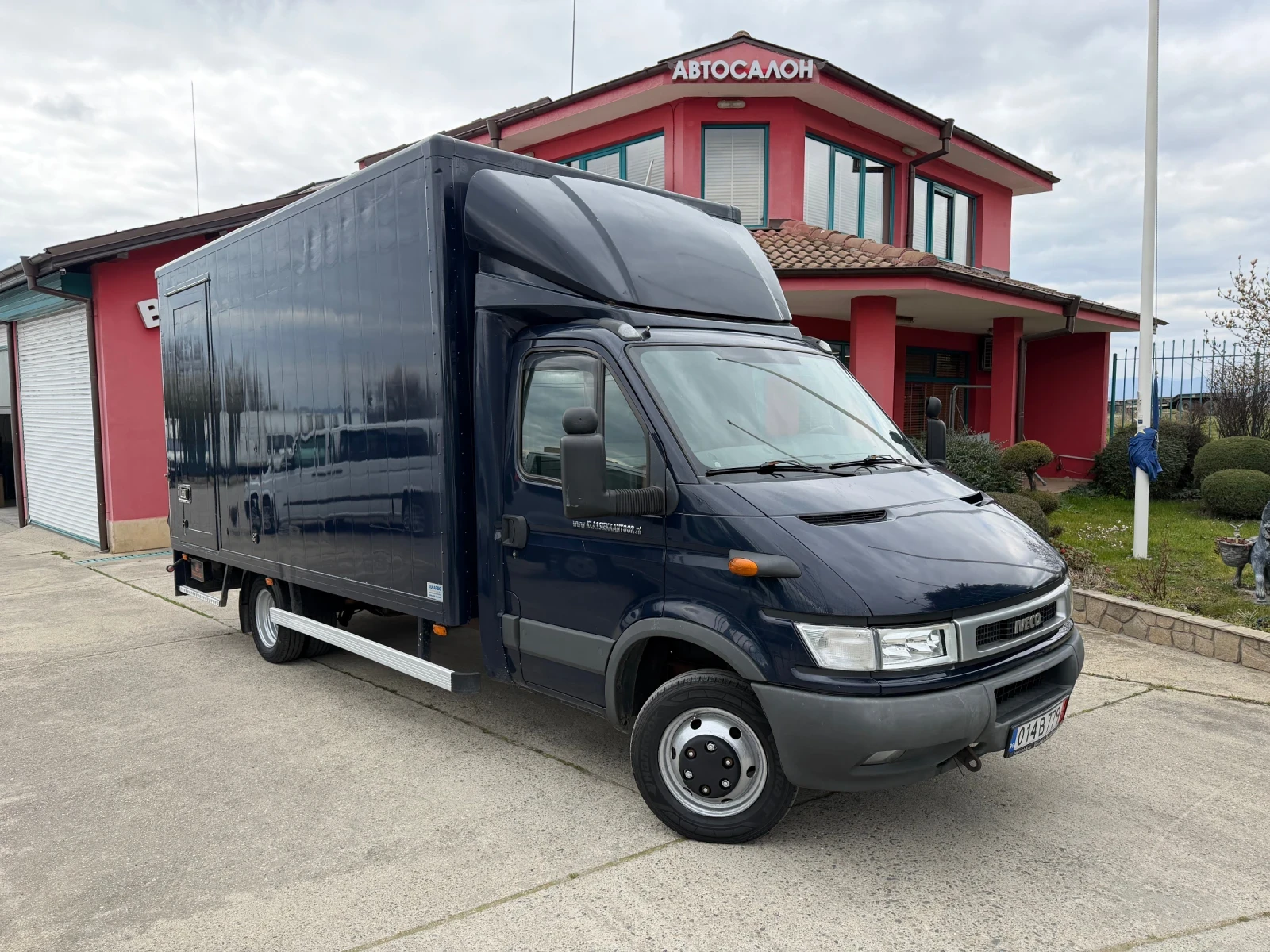 Iveco Daily 35C13* 2.8HPT* КЛИМАТИК* Падащ борд* 4.50 метра, снимка 14 - Бусове и автобуси - 53899615