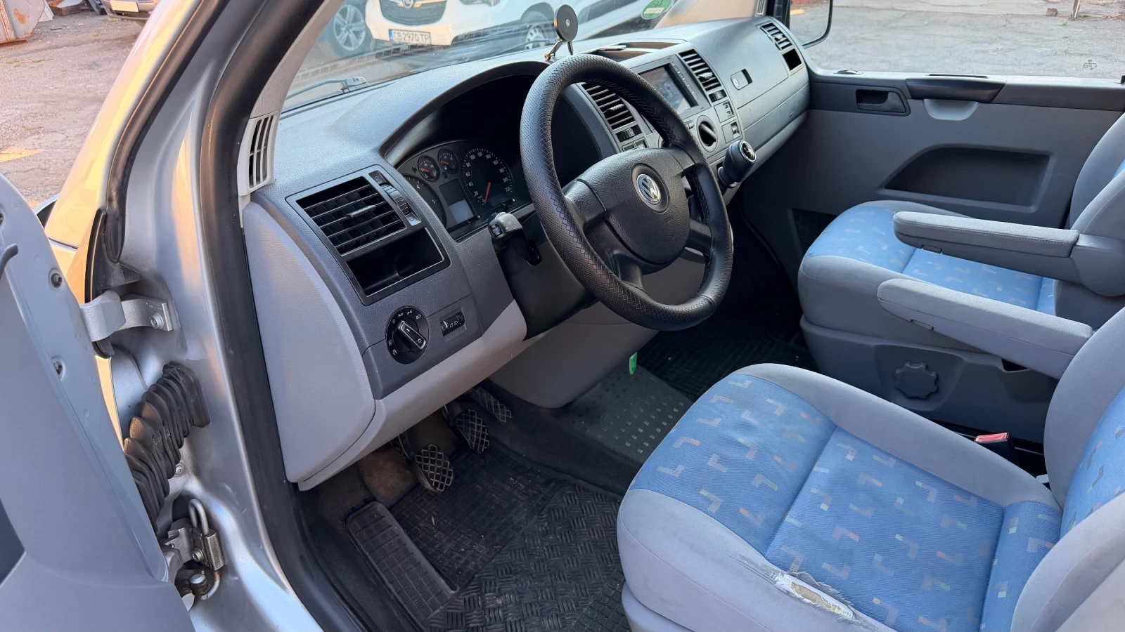 VW T5 Caravelle TDI, снимка 9 - Бусове и автобуси - 55274433