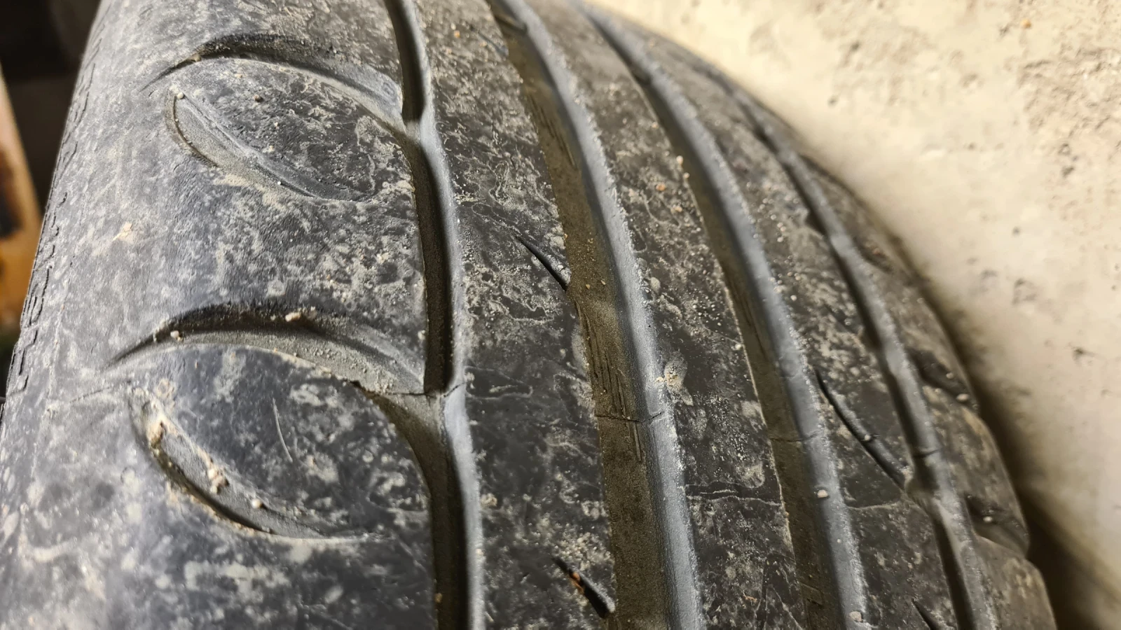 Гуми с джанти Други 215/50R17, снимка 4 - Гуми и джанти - 54208818