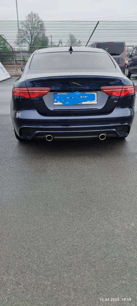 Jaguar XE SALOON R-DYNAMIC SE 2.0 I4 300 PS AWD Auto, снимка 3