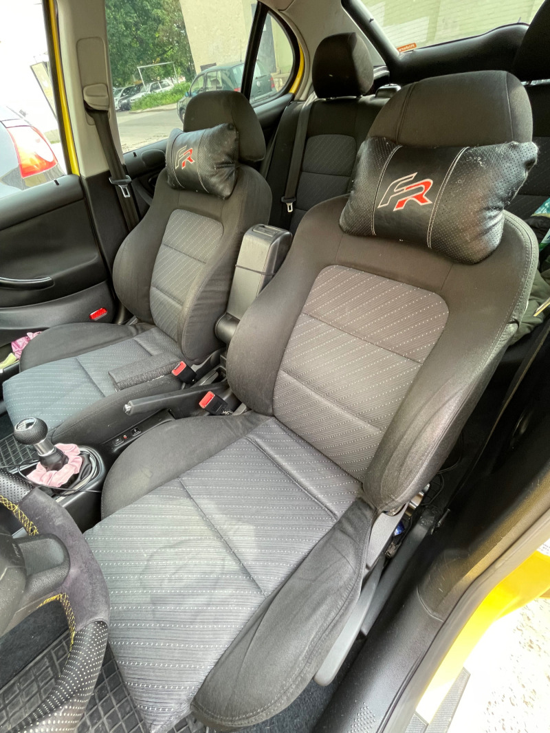 Seat Leon АРЛ, снимка 10 - Автомобили и джипове - 45878162