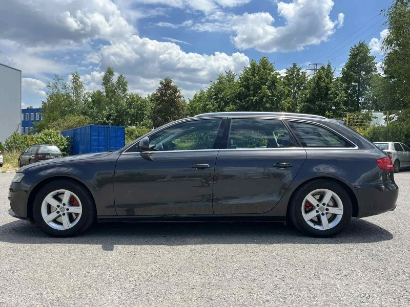 Audi A4 3.2I, снимка 9 - Автомобили и джипове - 47162519