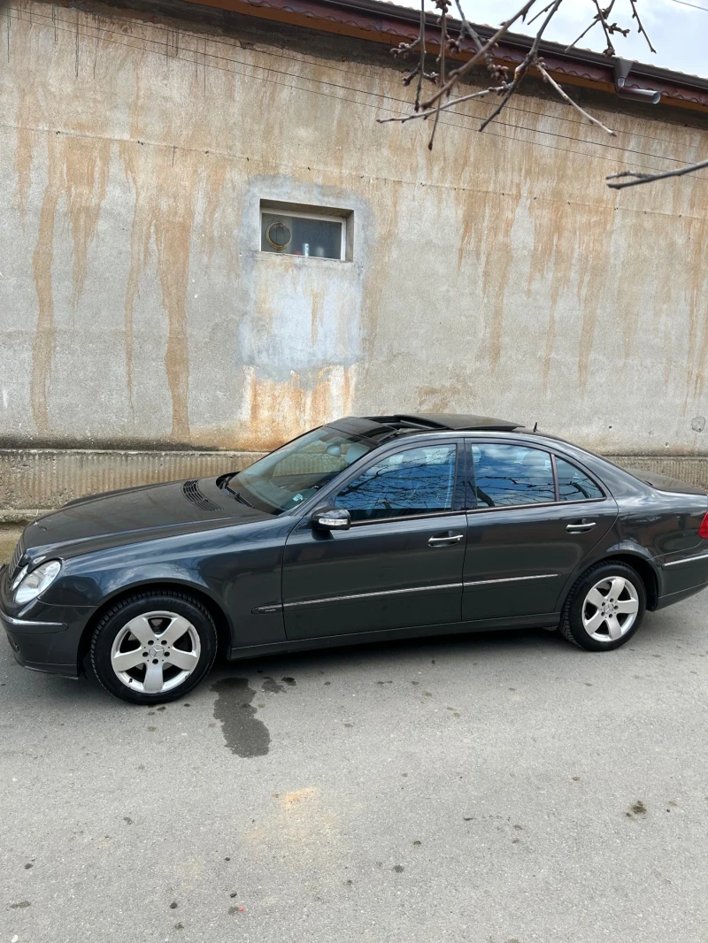 Mercedes-Benz E 220, снимка 2 - Автомобили и джипове - 47823592