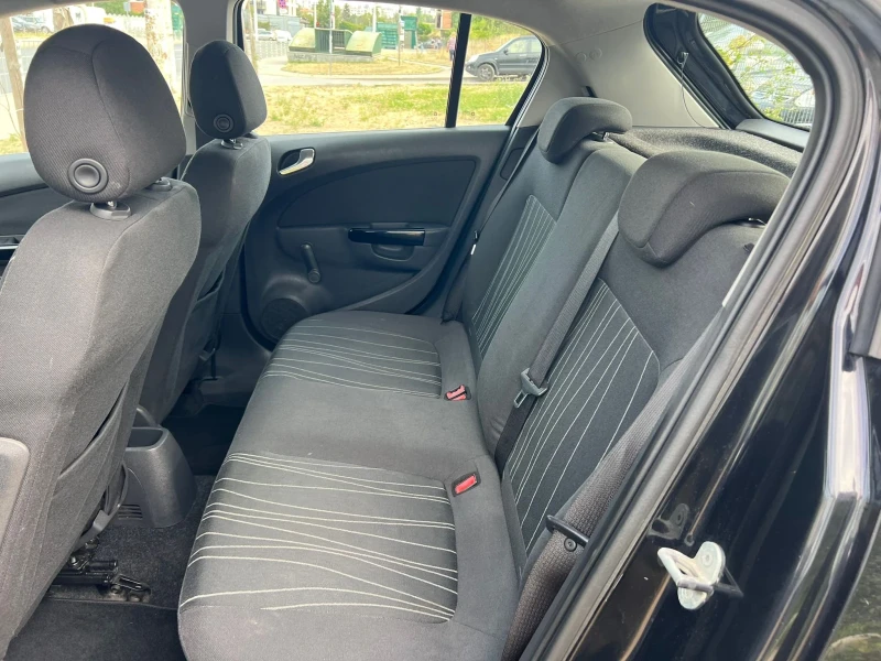 Opel Corsa 1.2i/KLIMA, снимка 15 - Автомобили и джипове - 51670755