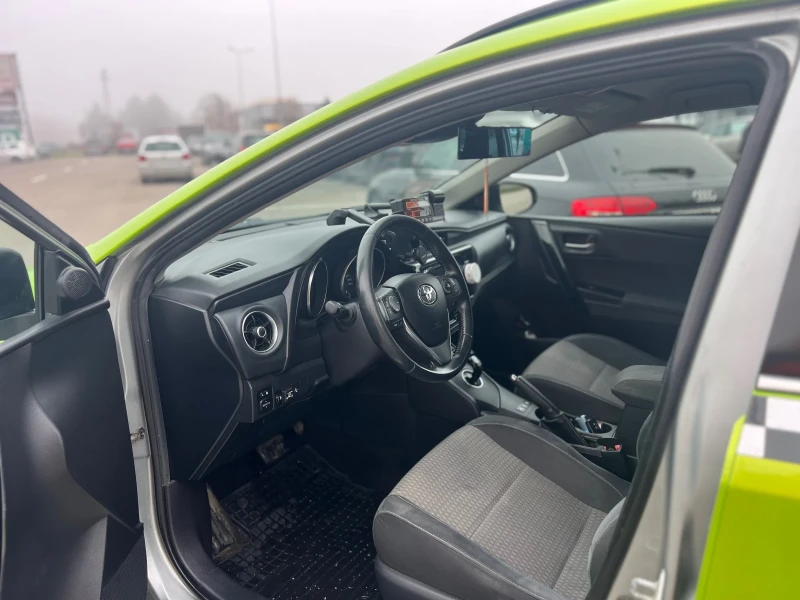 Toyota Auris, снимка 3 - Автомобили и джипове - 52824006