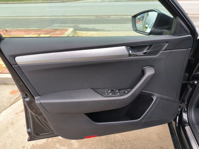 Skoda Superb 2.0d-Digital-150.000km-Navi-Euro-6D, снимка 12 - Автомобили и джипове - 53292318