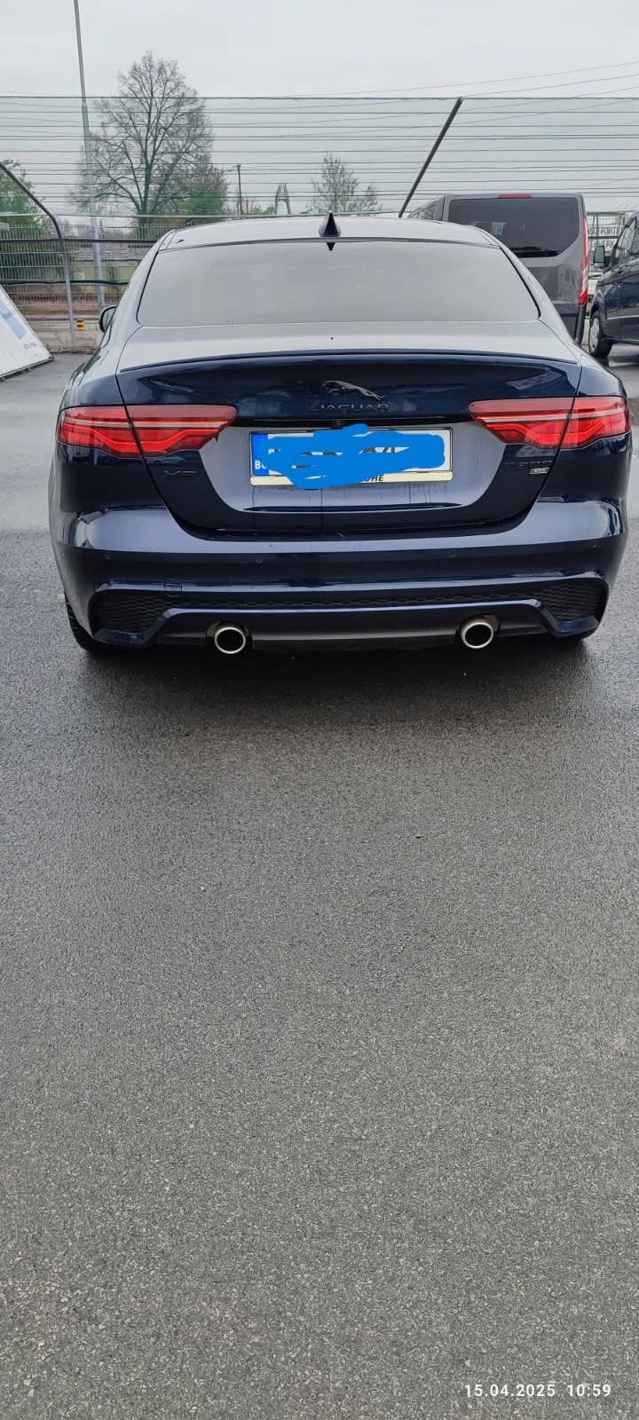 Jaguar XE SALOON R-DYNAMIC SE 2.0 I4 300 PS AWD Auto, снимка 3 - Автомобили и джипове - 54616893
