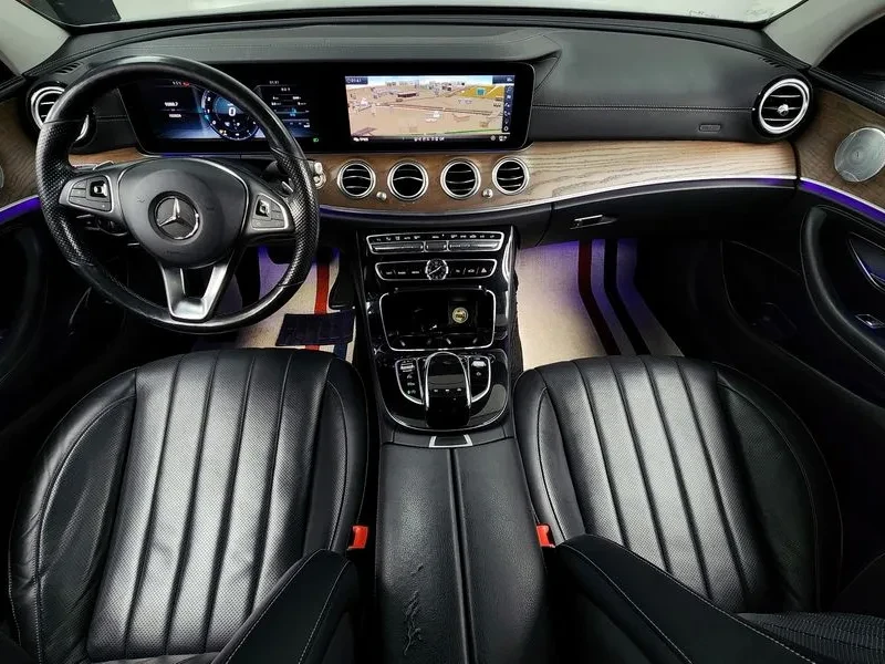 Mercedes-Benz E 300  4Matic Exclusive, снимка 7 - Автомобили и джипове - 55136941