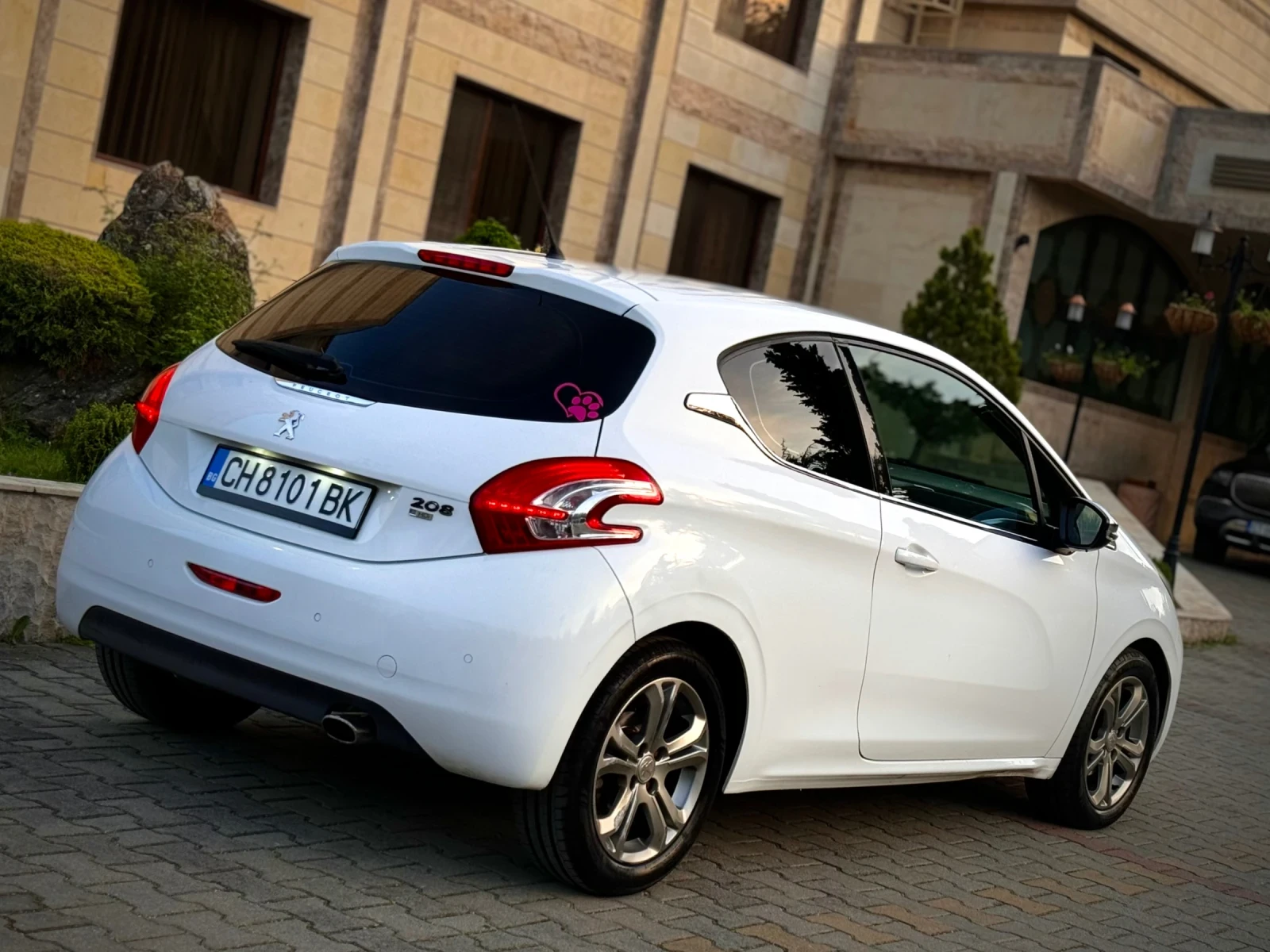 Peugeot 208 1.6 e-hdi - изображение 2