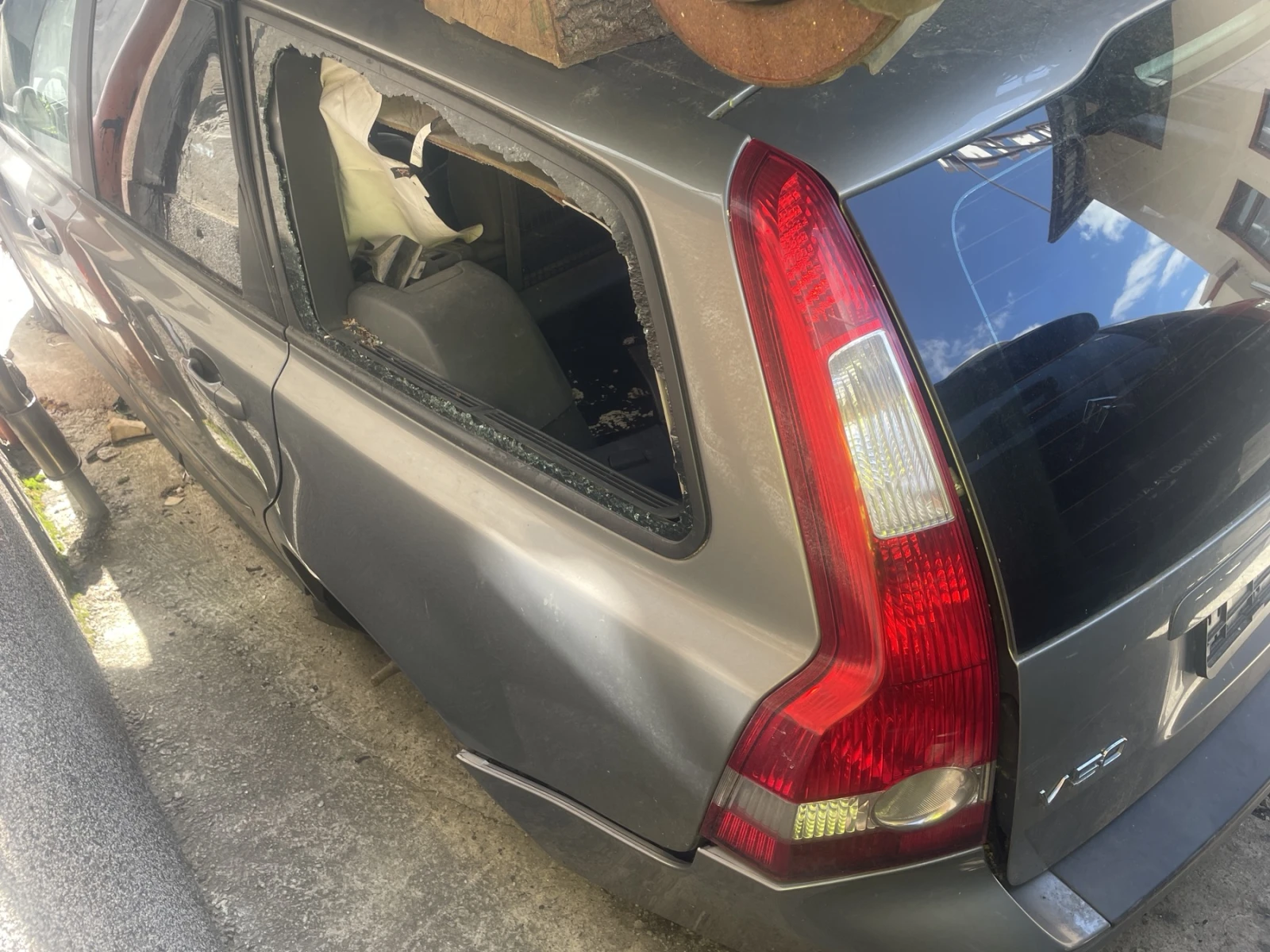 Volvo V50 2.4 TD - изображение 6