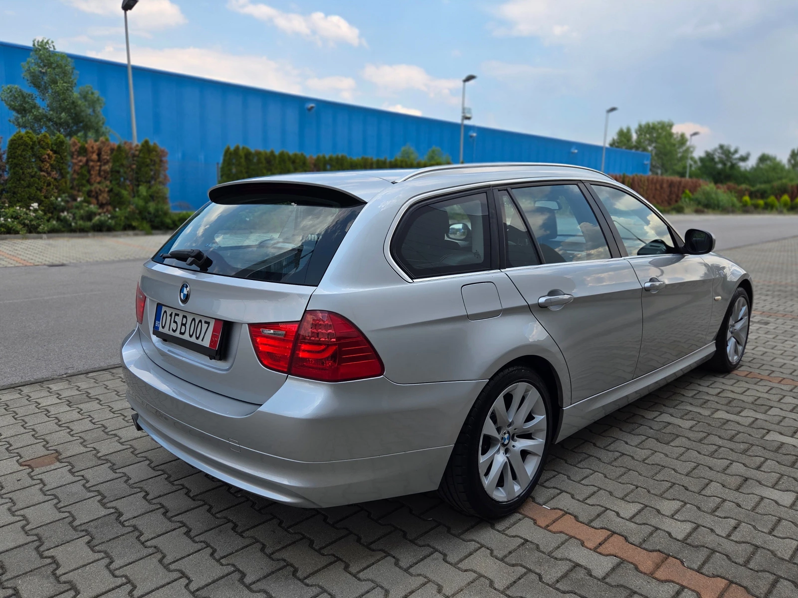 BMW 318 EDITION 143к.с. АВТОМАТ - изображение 2