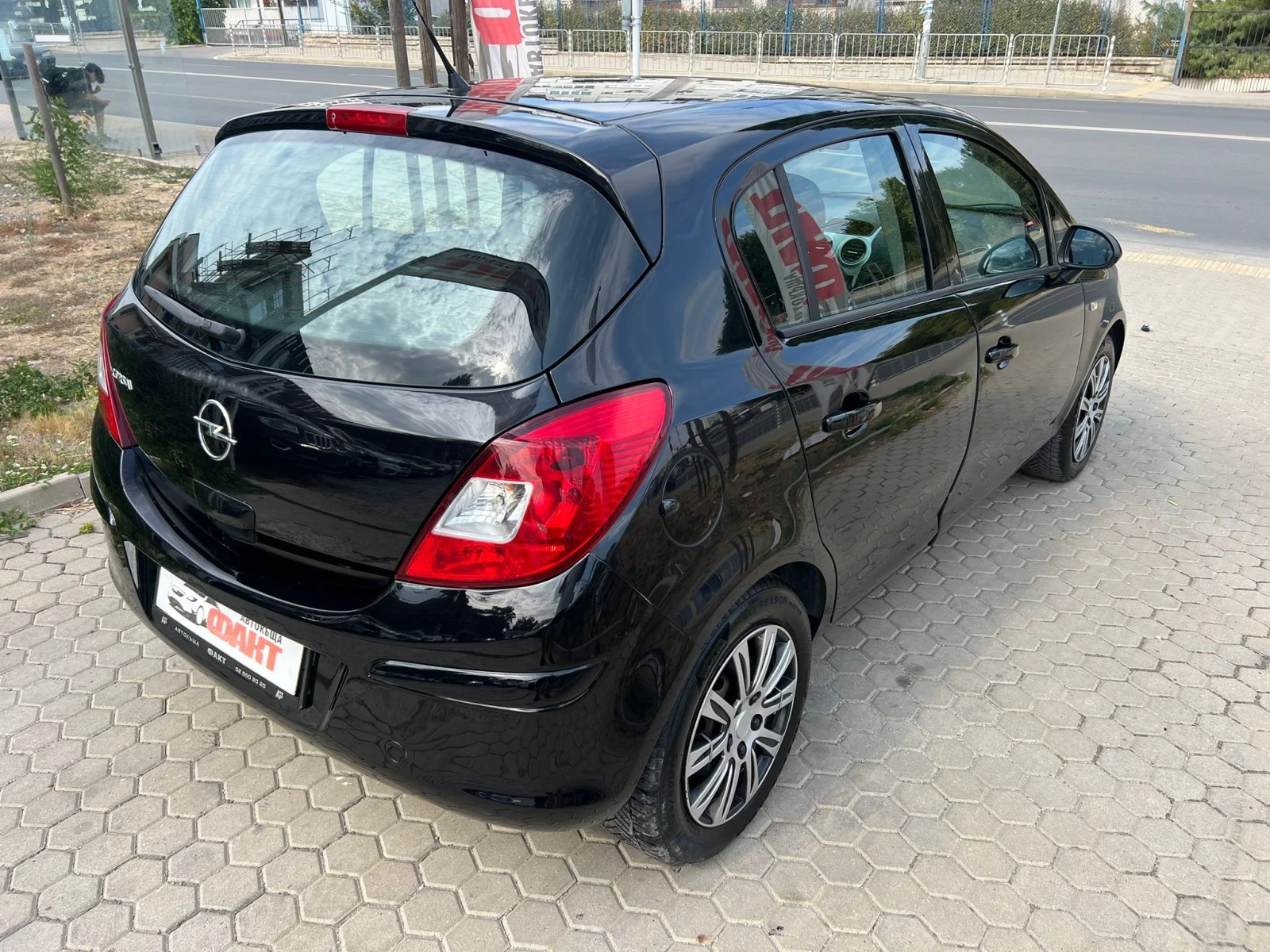 Opel Corsa 1.2i/KLIMA - изображение 3