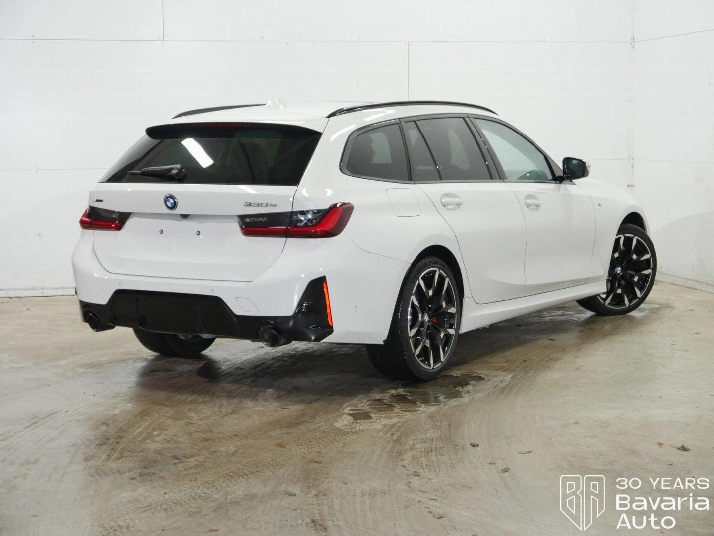 BMW 330 e xDrive Touring M Sport Paket Sportautomatic | Mobile.bg   3