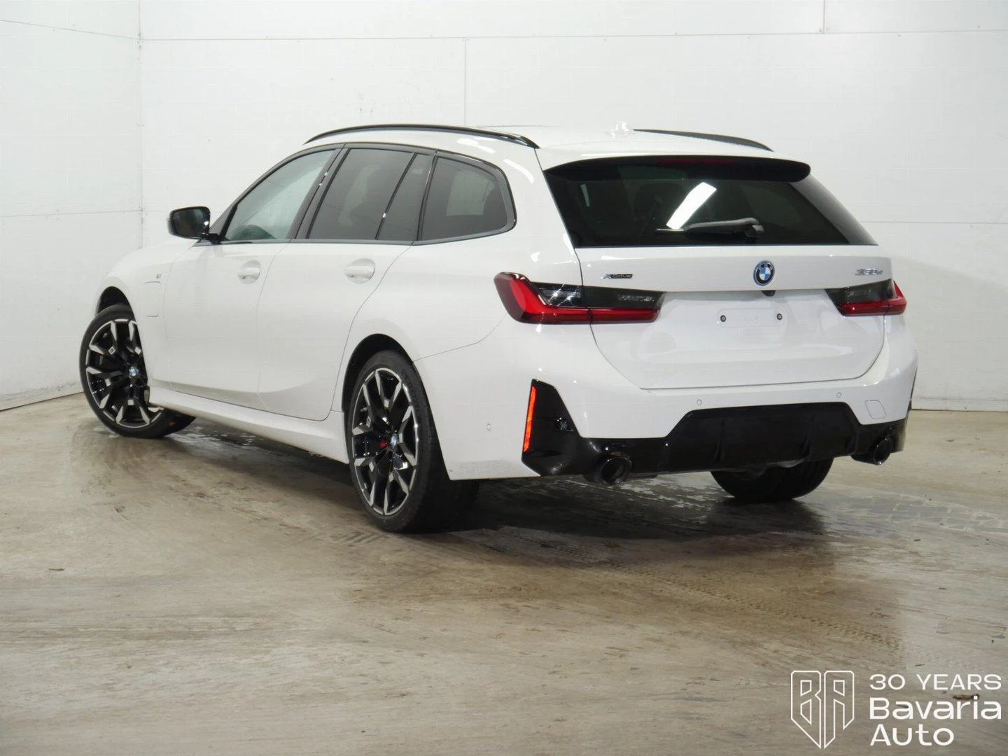 BMW 330 e xDrive Touring M Sport Paket Sportautomatic | Mobile.bg   2