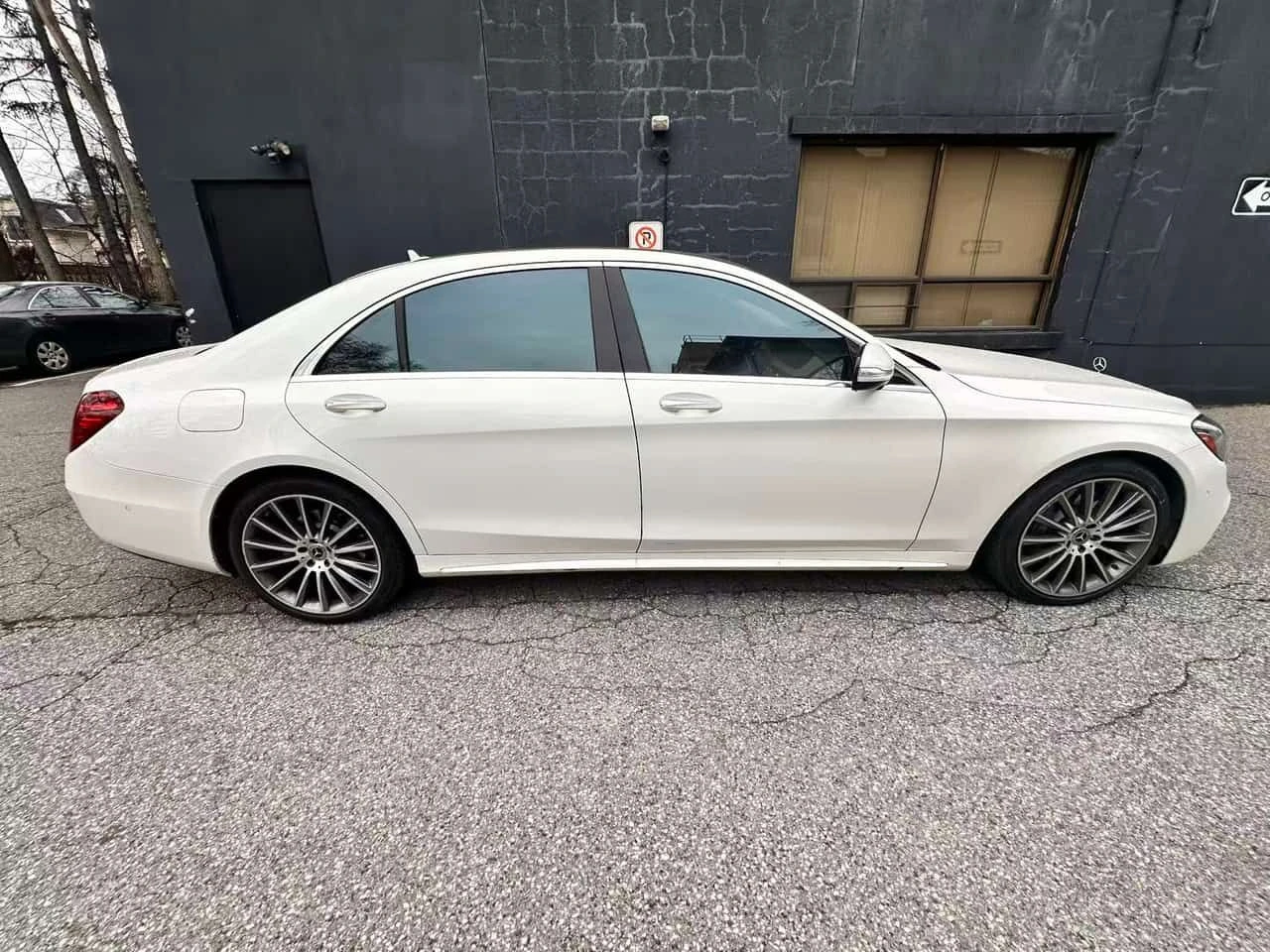 Mercedes-Benz S 560 * CARFAX * ЦЕНА ДО БГ, снимка 3 - Автомобили и джипове - 54113314