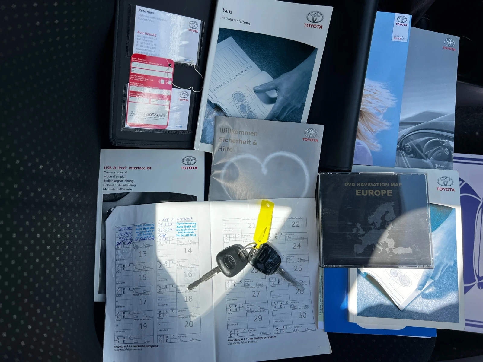 Toyota Yaris 1.33I 151000KM NAVI, 6-SPEED, снимка 15 - Автомобили и джипове - 54331741