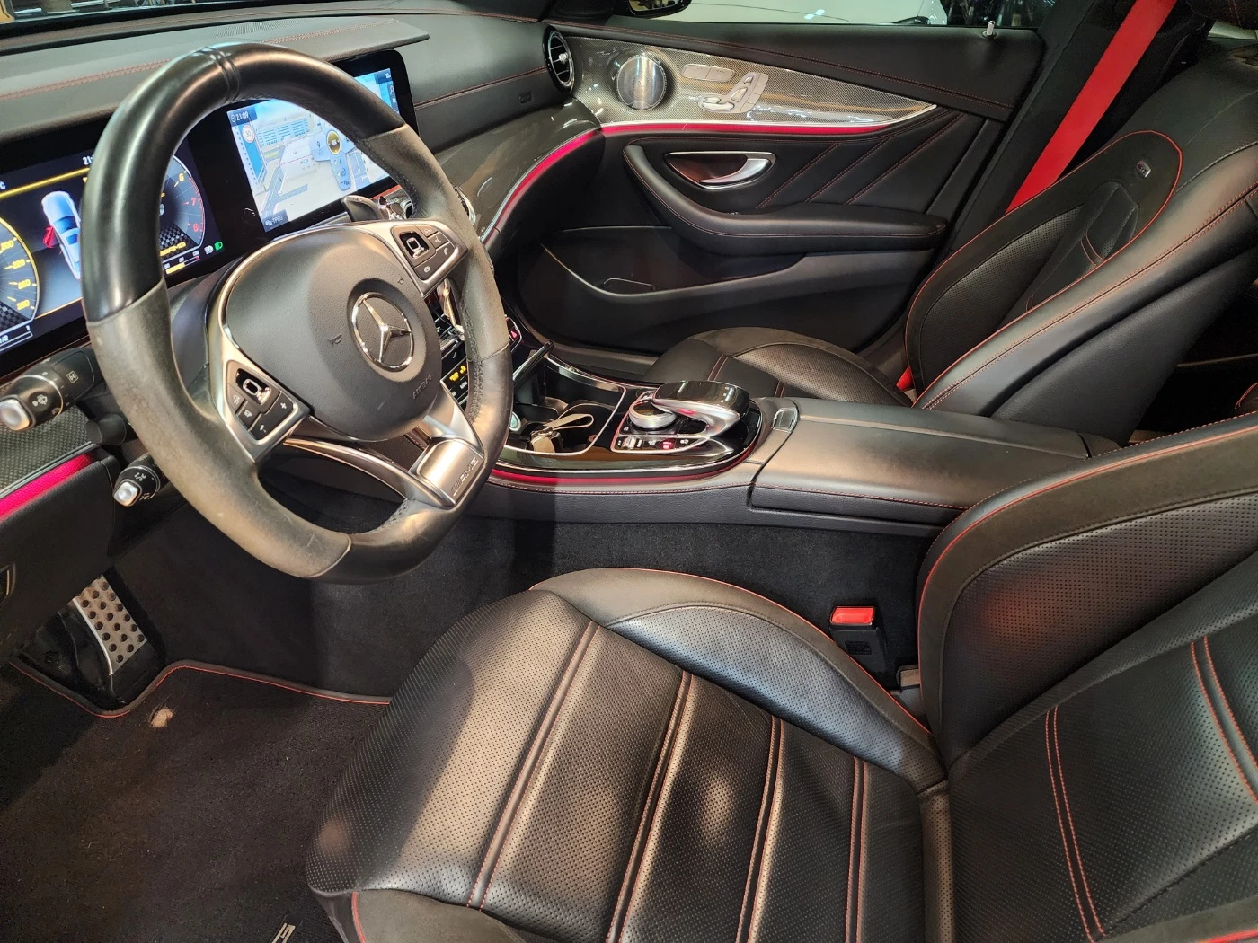 Mercedes-Benz E 43 AMG ОБДУХ* ДИСТРОНИК* 360* AIRMATIC* FULL* КРАЙНА ЦЕНА, снимка 8 - Автомобили и джипове - 54454470