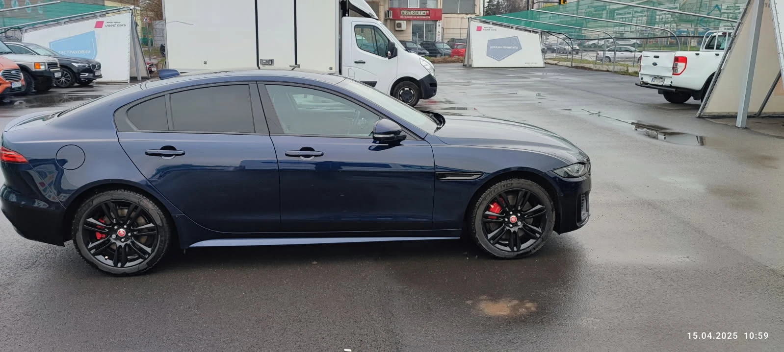 Jaguar XE SALOON R-DYNAMIC SE 2.0 I4 300 PS AWD Auto, снимка 2 - Автомобили и джипове - 54616893