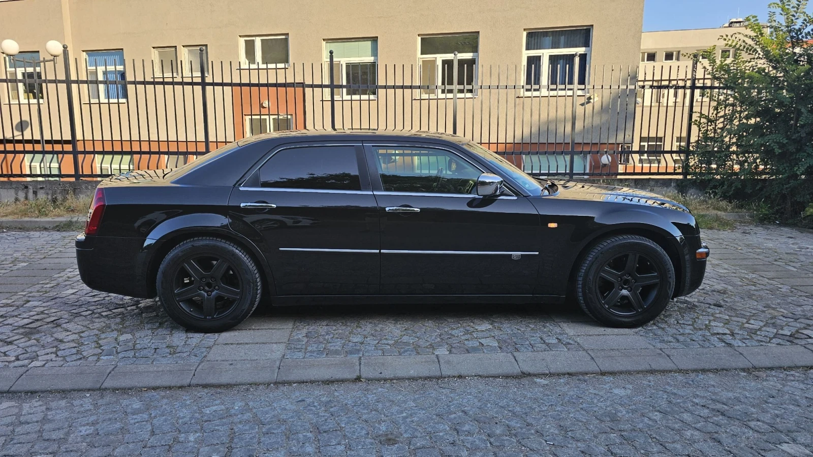 Chrysler 300c 3.5 ГАЗ/8 ГУМИ-ДЖАНТИ/КАСКО, снимка 7 - Автомобили и джипове - 55081345