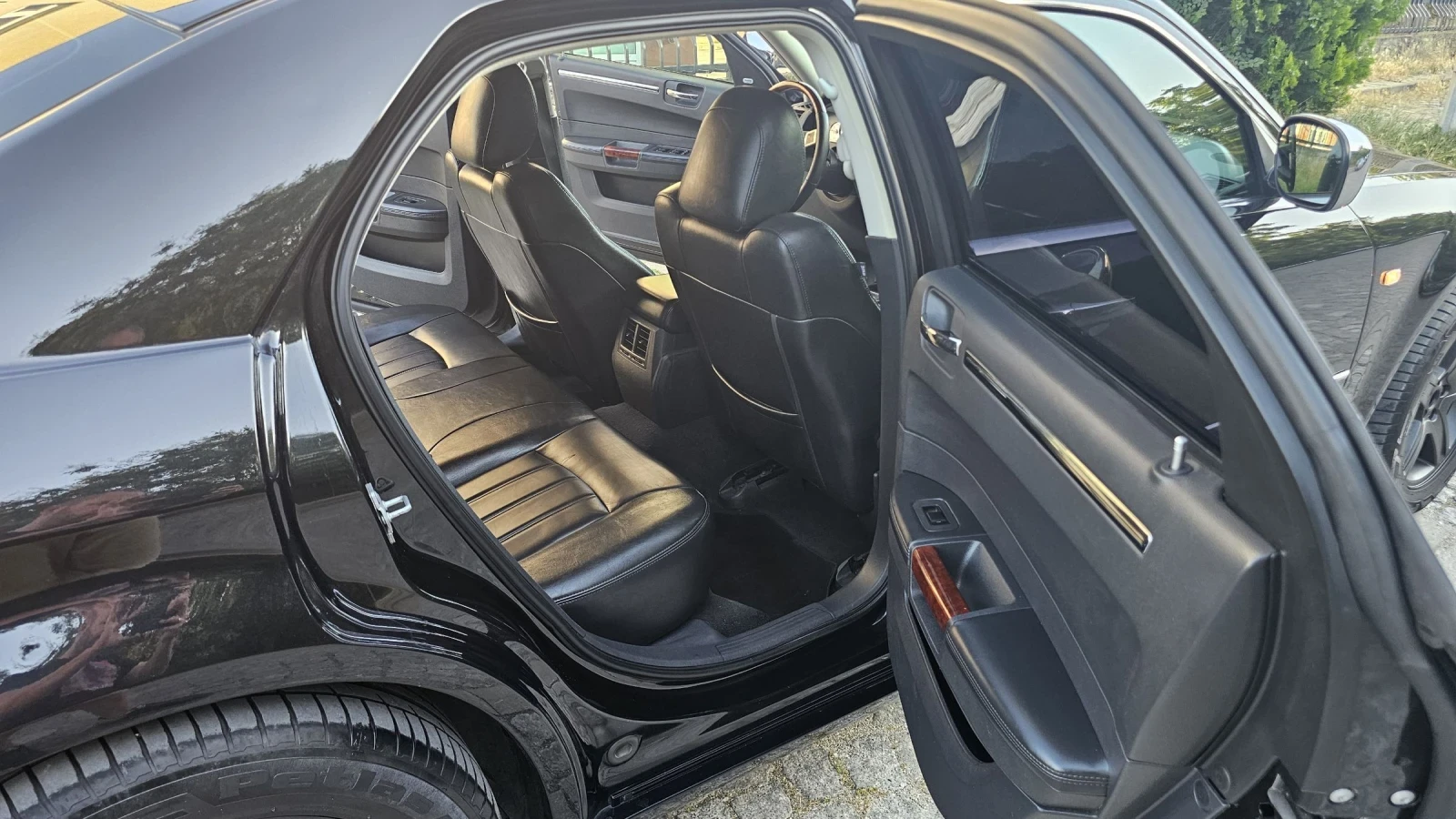 Chrysler 300c 3.5 ГАЗ/8 ГУМИ-ДЖАНТИ/КАСКО, снимка 13 - Автомобили и джипове - 55081345