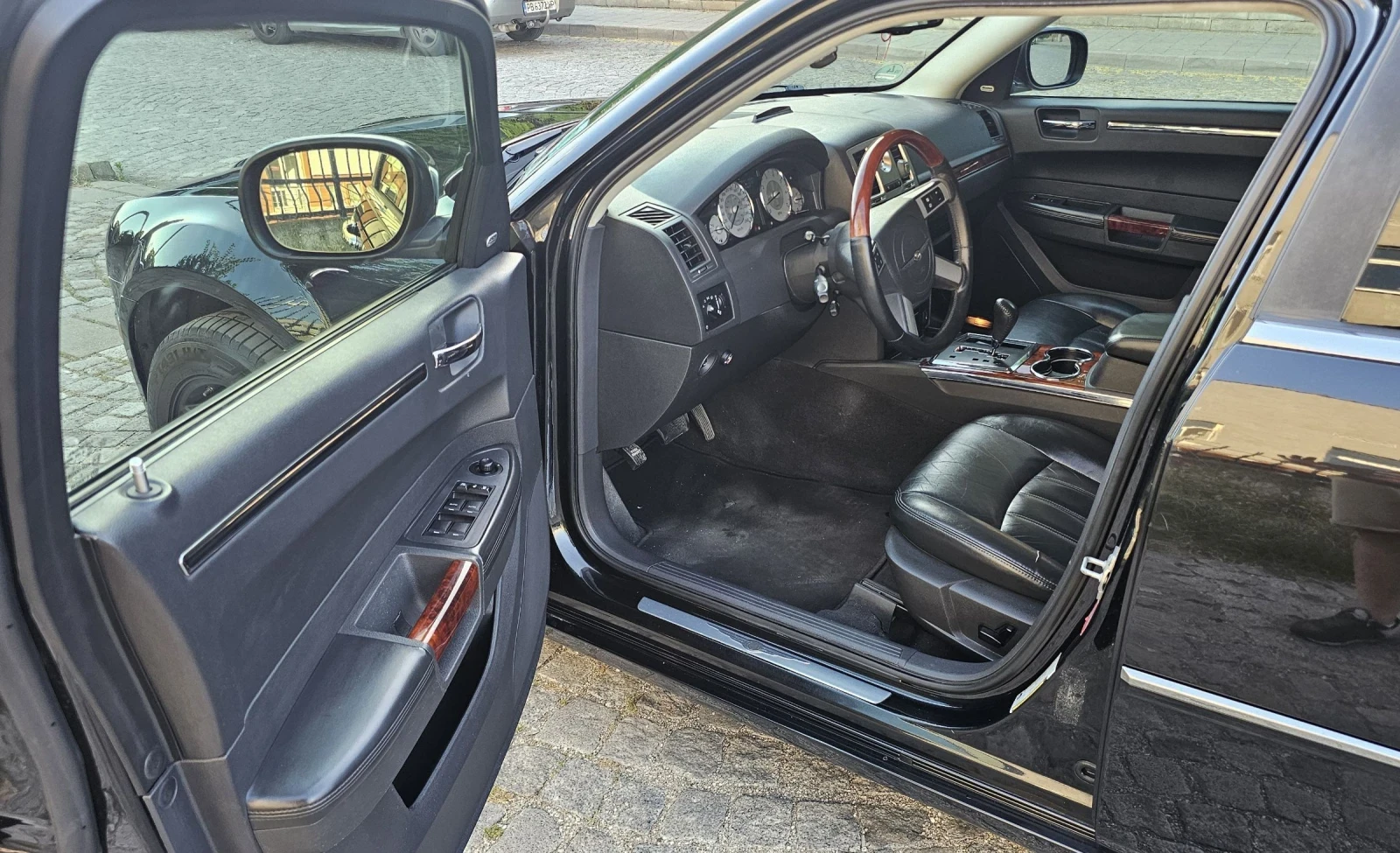 Chrysler 300c 3.5 ГАЗ/8 ГУМИ-ДЖАНТИ/КАСКО, снимка 9 - Автомобили и джипове - 55081345