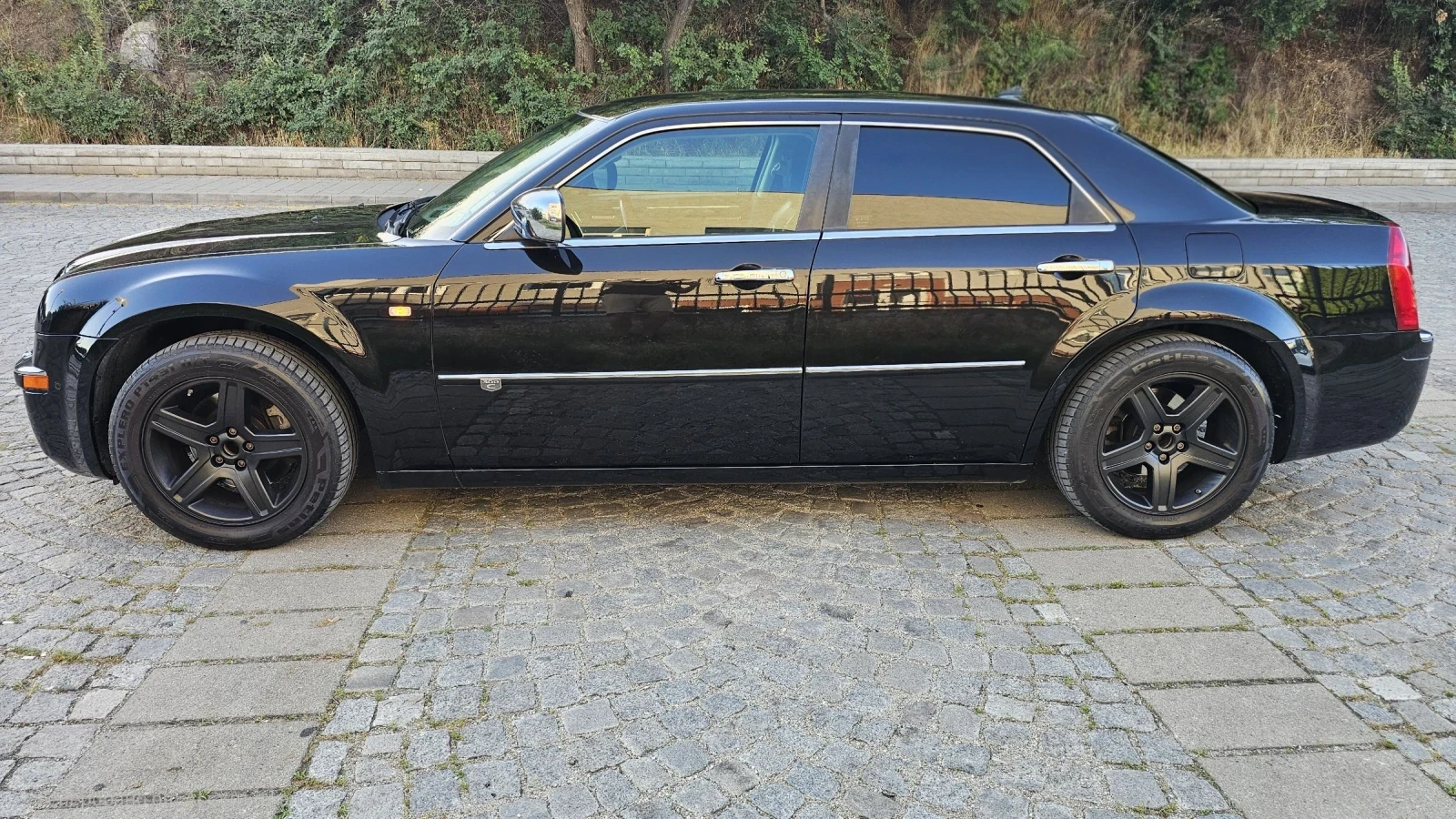 Chrysler 300c 3.5 ГАЗ/8 ГУМИ-ДЖАНТИ/КАСКО, снимка 3 - Автомобили и джипове - 55081345