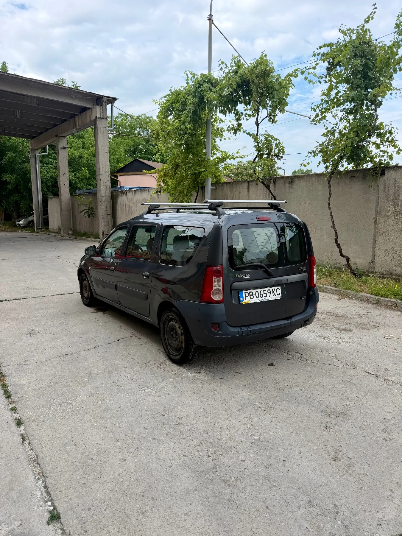 Dacia Logan 1.5 dCi 7 места, снимка 6 - Автомобили и джипове - 55141159