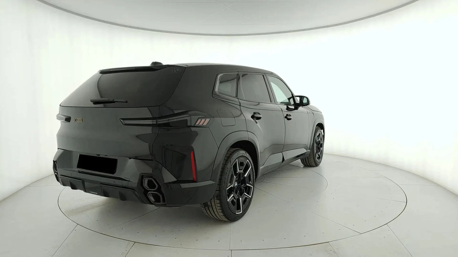 BMW XM 4.4 V8 Plug-in Hybrid | Mobile.bg � ����������� 3