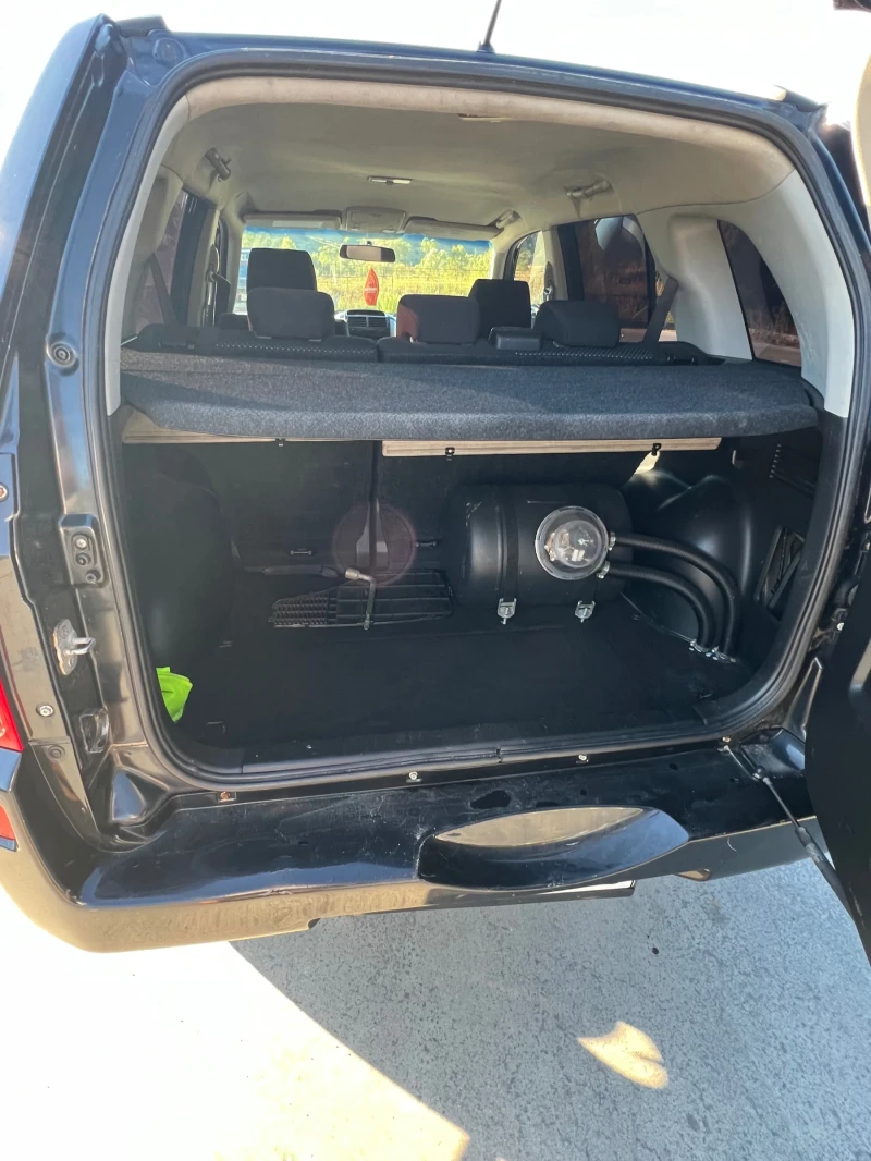 Suzuki Grand vitara Suzuki Grand Vitira 2.0i + GAZ, снимка 16 - Автомобили и джипове - 52525165