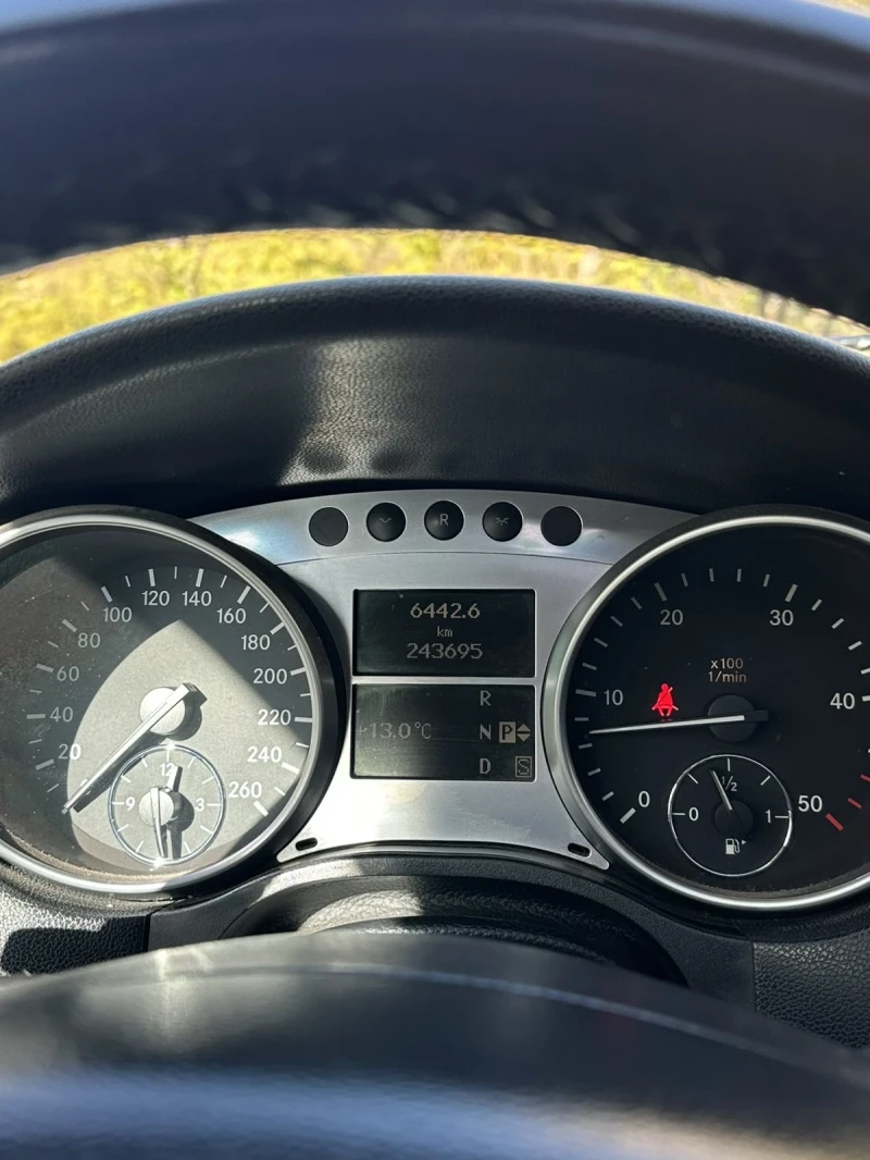 Mercedes-Benz ML 320, снимка 9 - Автомобили и джипове - 52359957