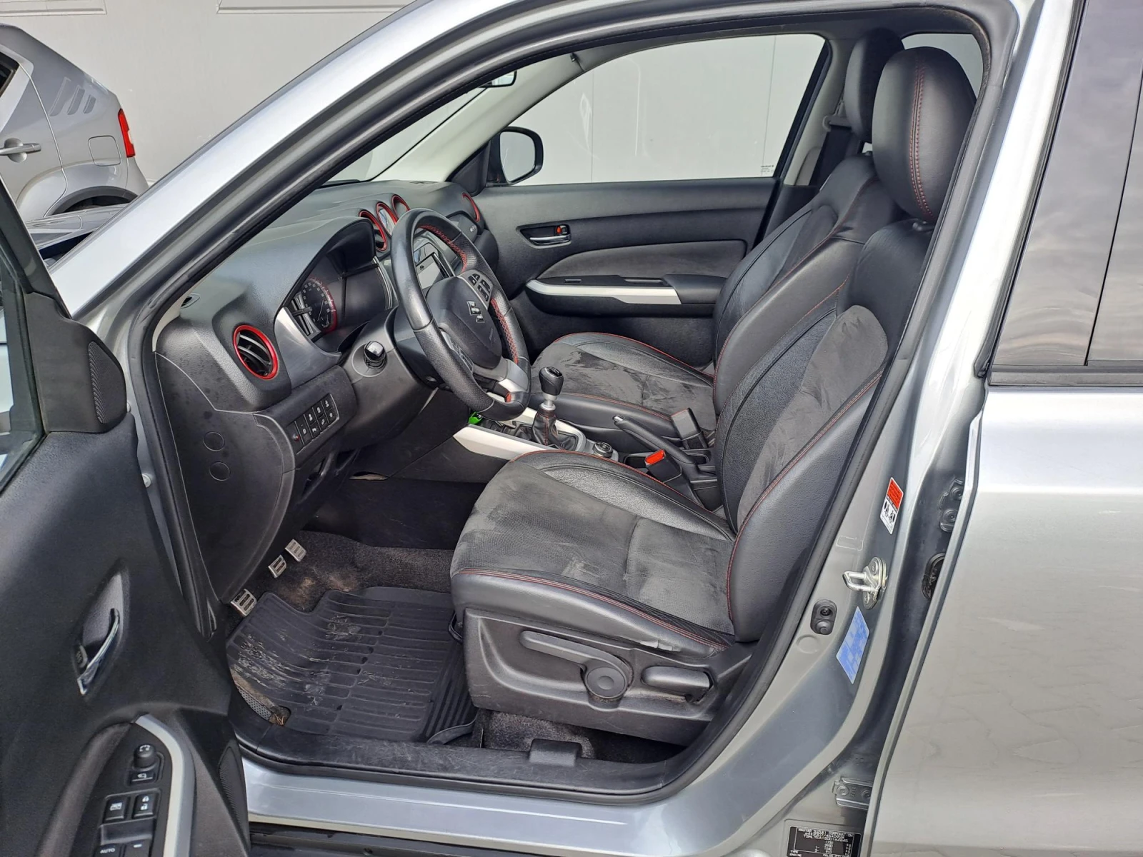 Suzuki Vitara  S 1.4 Booster Jet 4x4 - изображение 10