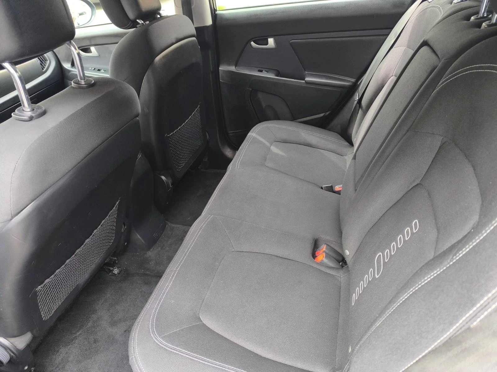 Kia Sportage, снимка 8 - Автомобили и джипове - 54158278