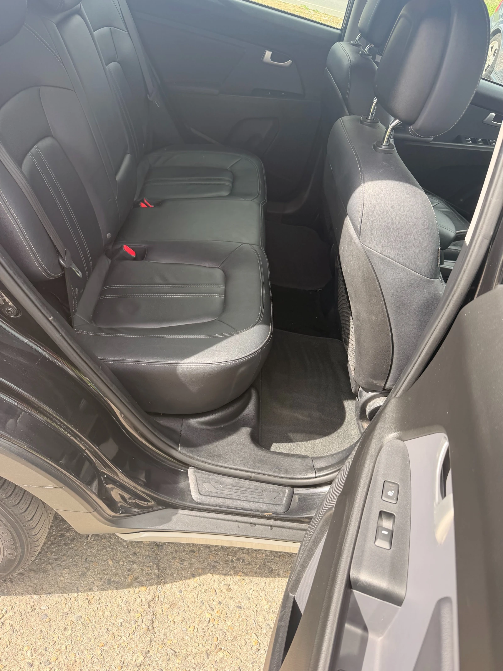 Kia Sportage, снимка 11 - Автомобили и джипове - 54541946